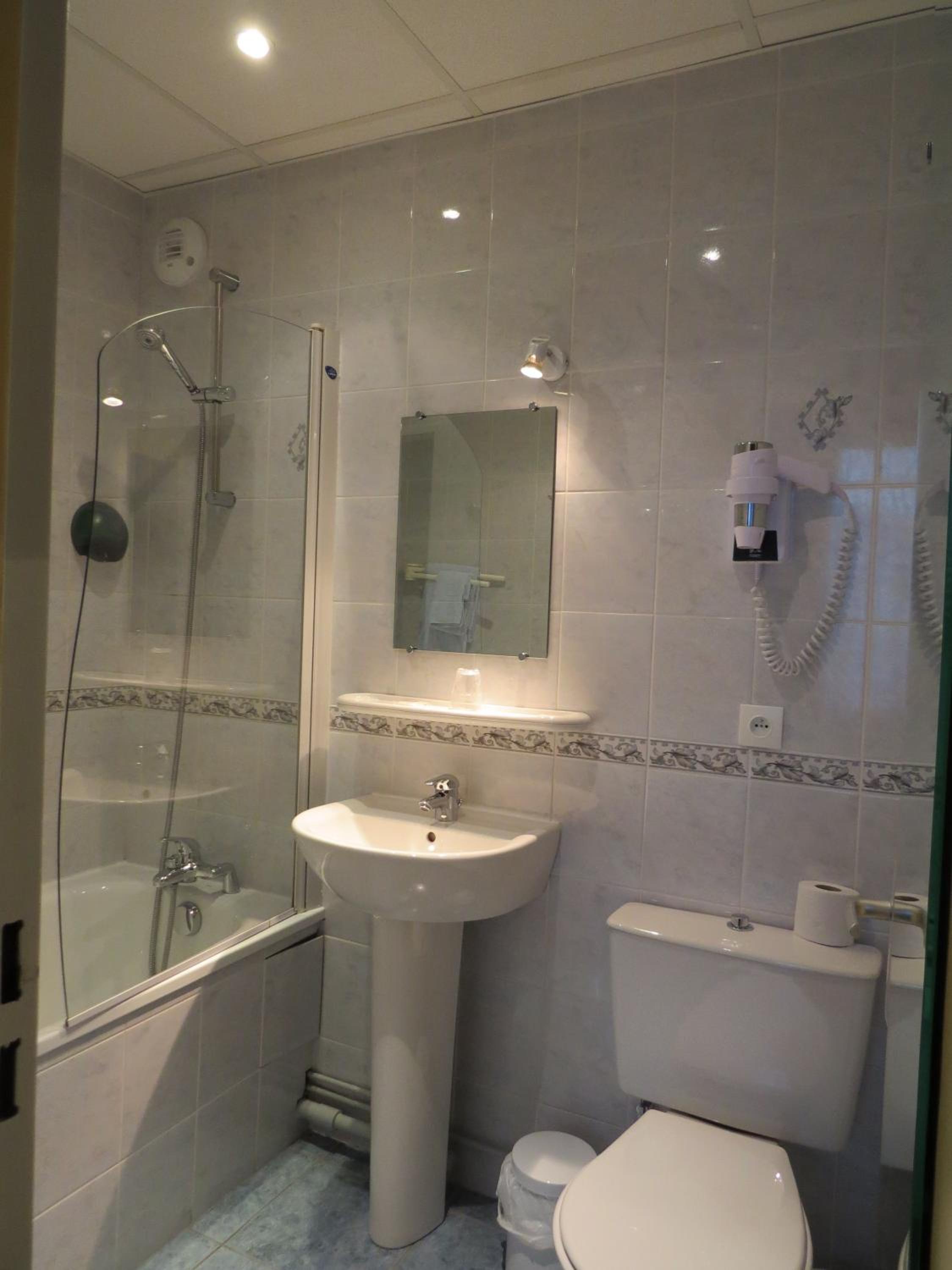 Double Room with Bath photo 3