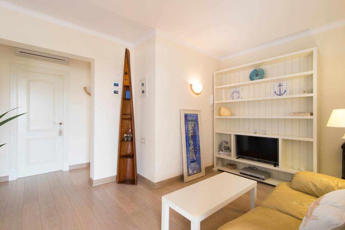 Two-Bedroom House photo 3