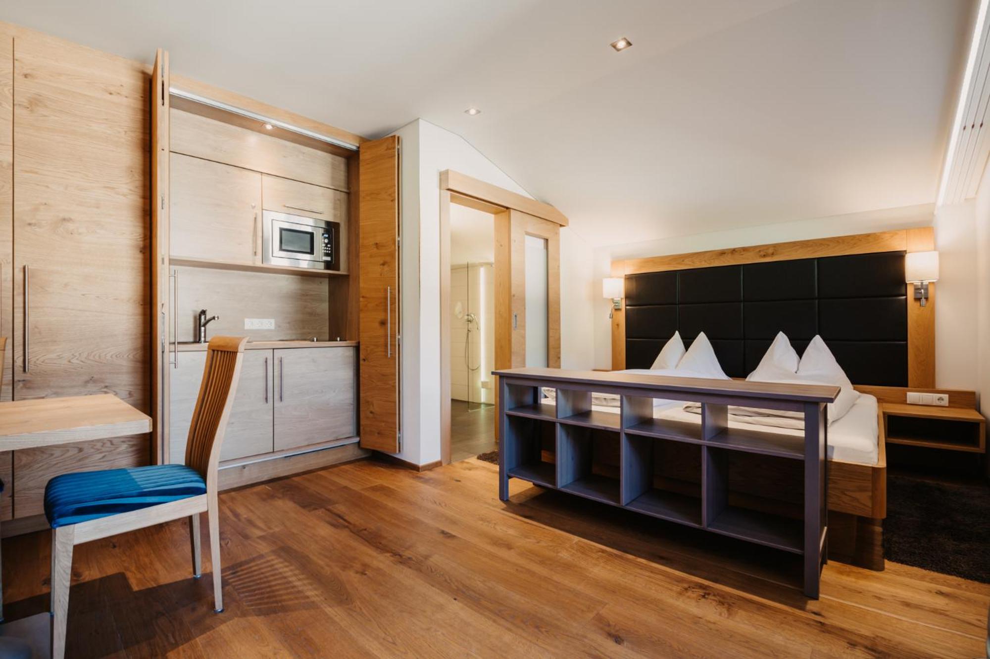Apartment (2 Adults) with Balcony