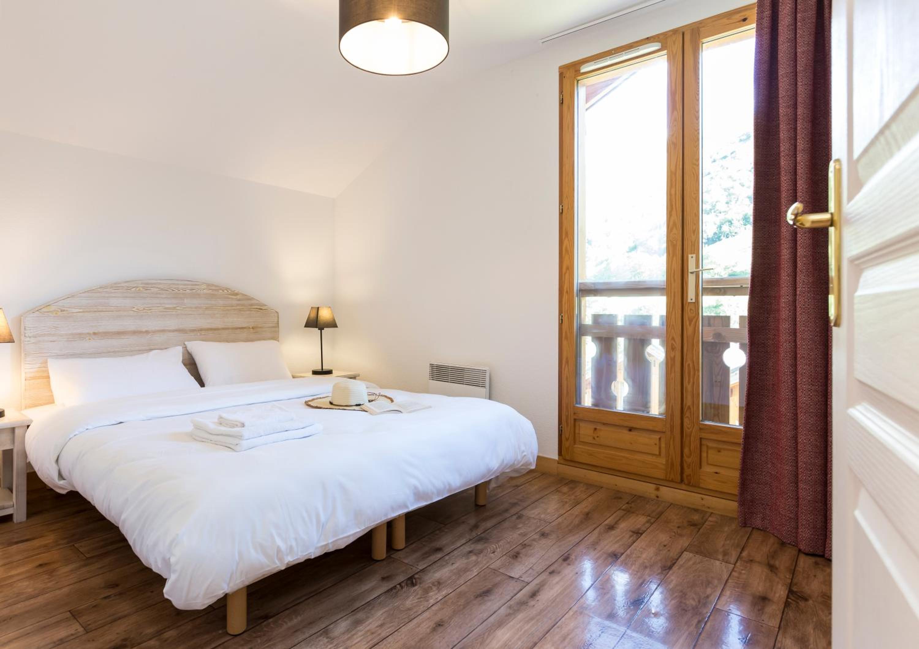 Two-Bedroom Apartment (8 Adults) photo 3