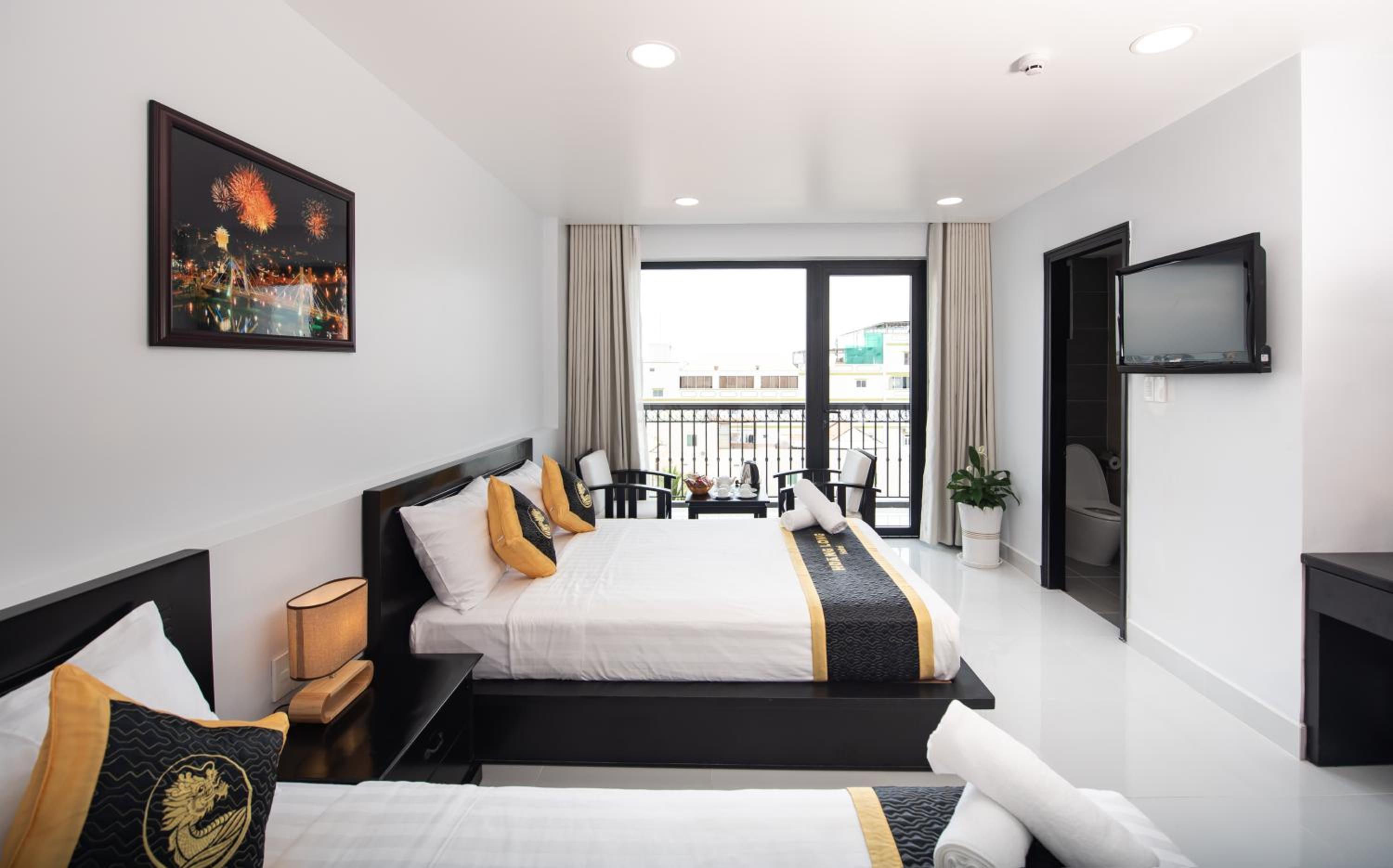 Deluxe Double or Twin Room with City View photo 2