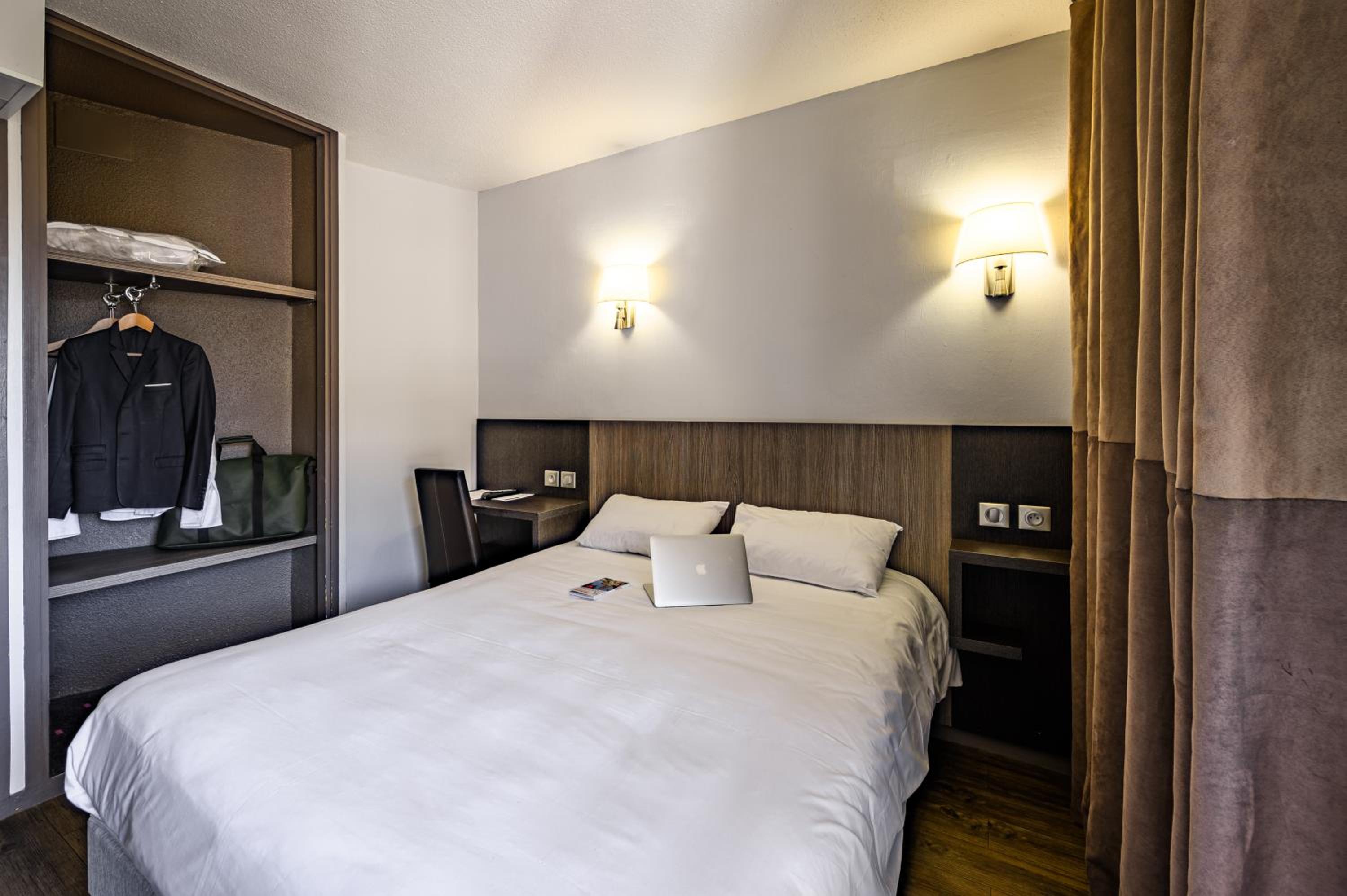 Double Room - Photo 14