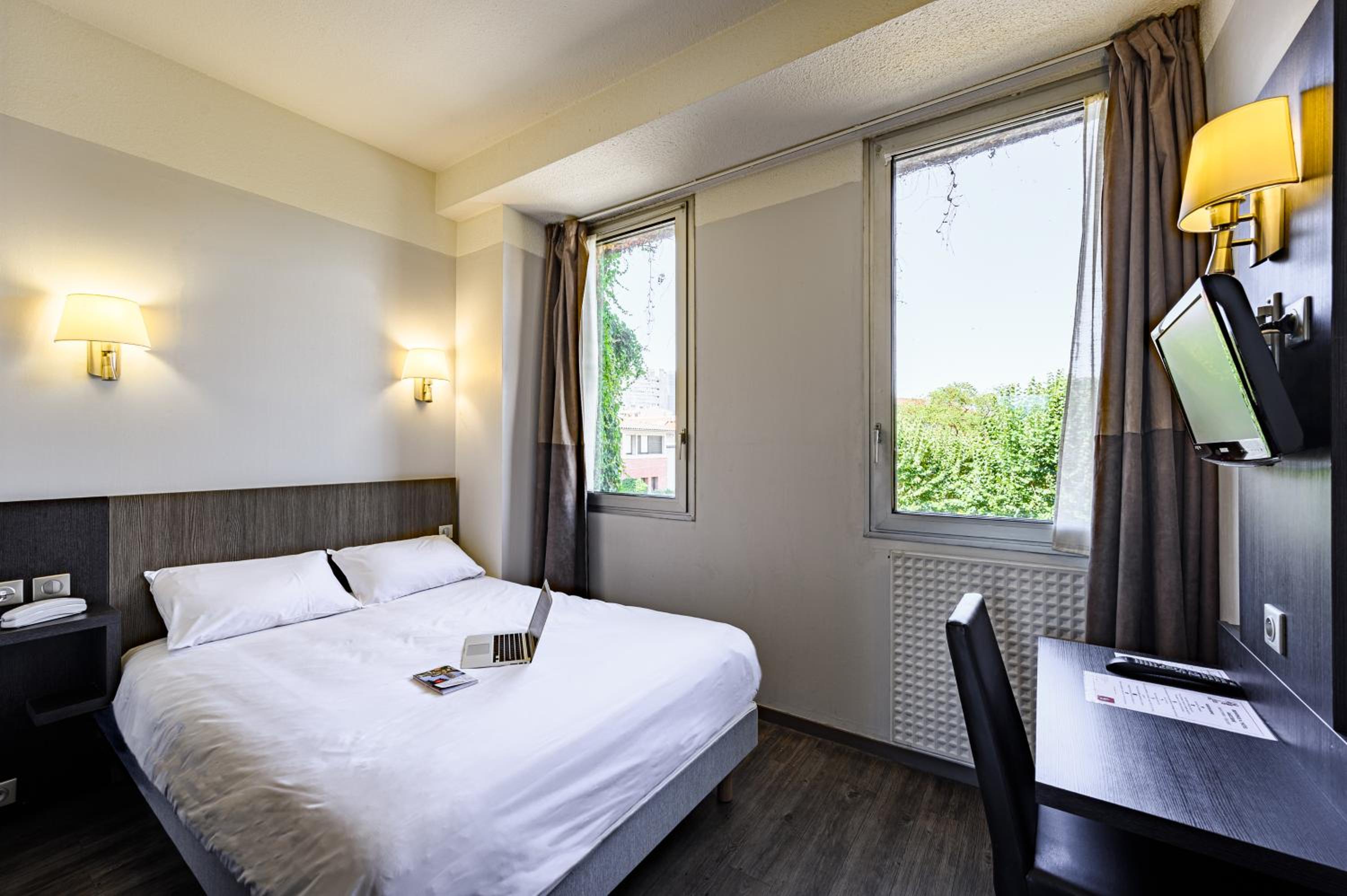 Double Room - Photo 13