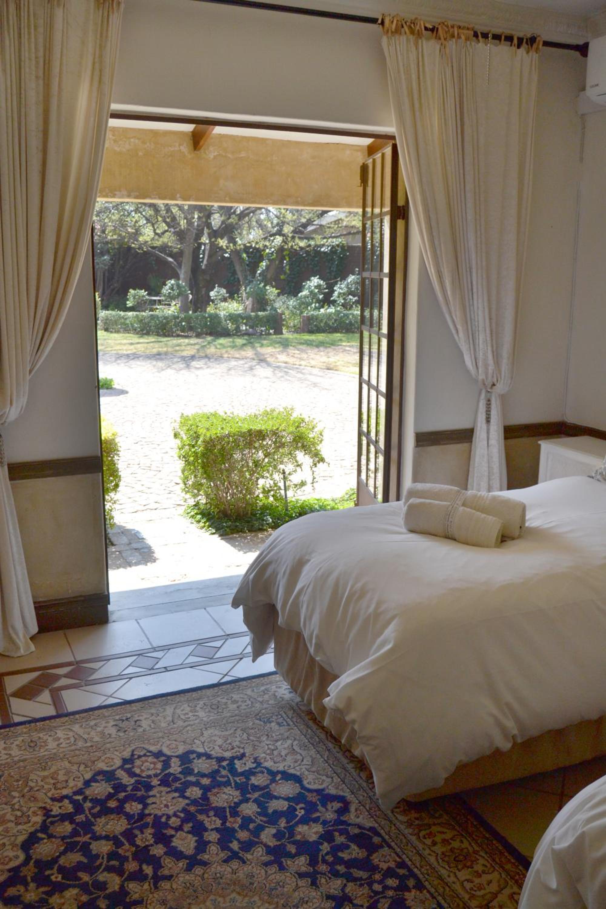 Double or Twin Room with Garden View - Photo 1