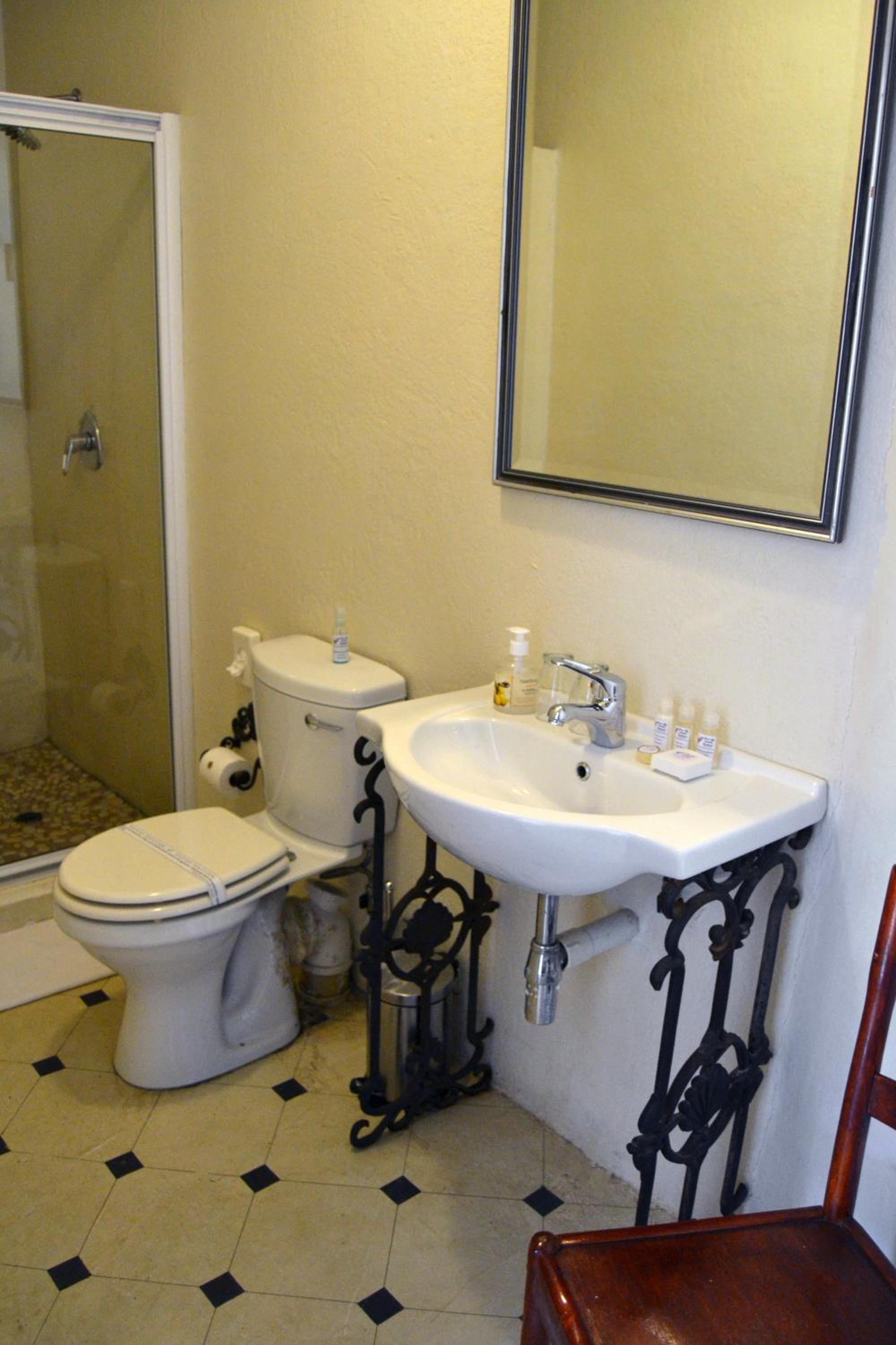 Double or Twin Room with Garden View - Photo 7