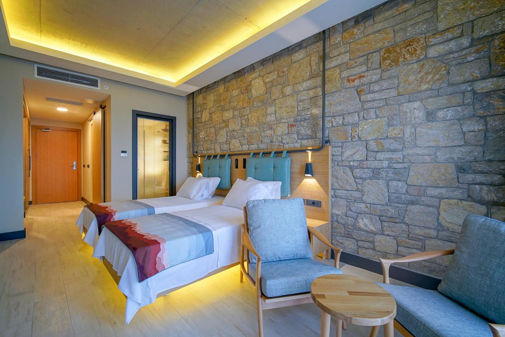 Superior Double or Twin Room with Sea View - Photo 4