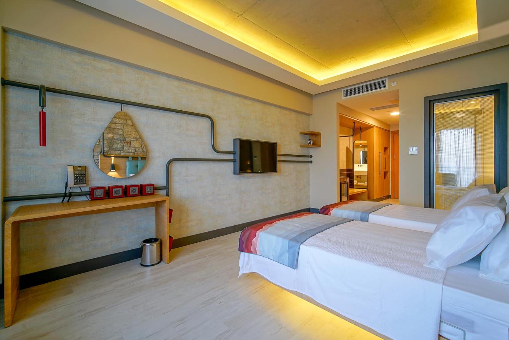 Superior Double or Twin Room with Sea View - Photo 5