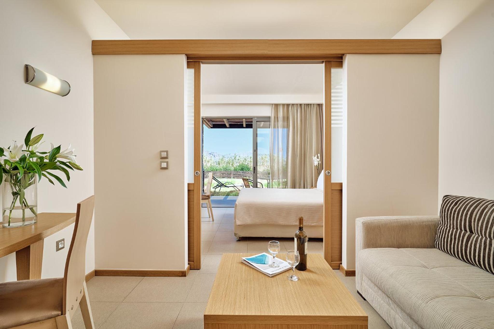 Family Room with Garden View photo 3