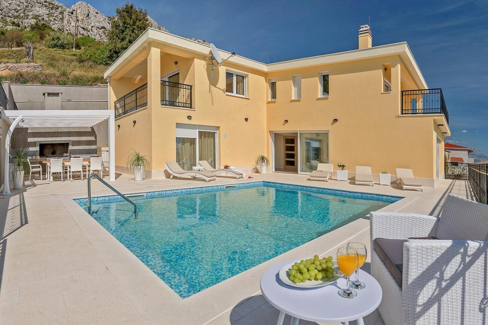 Villa with Sea View photo 3