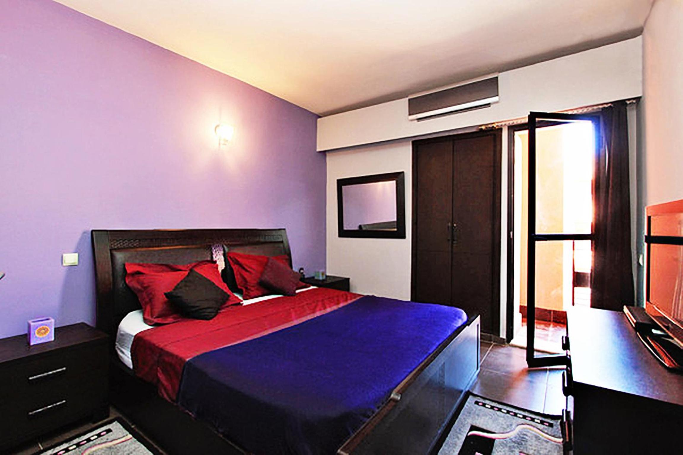 Two-Bedroom Apartment with Balcony - Photo 4