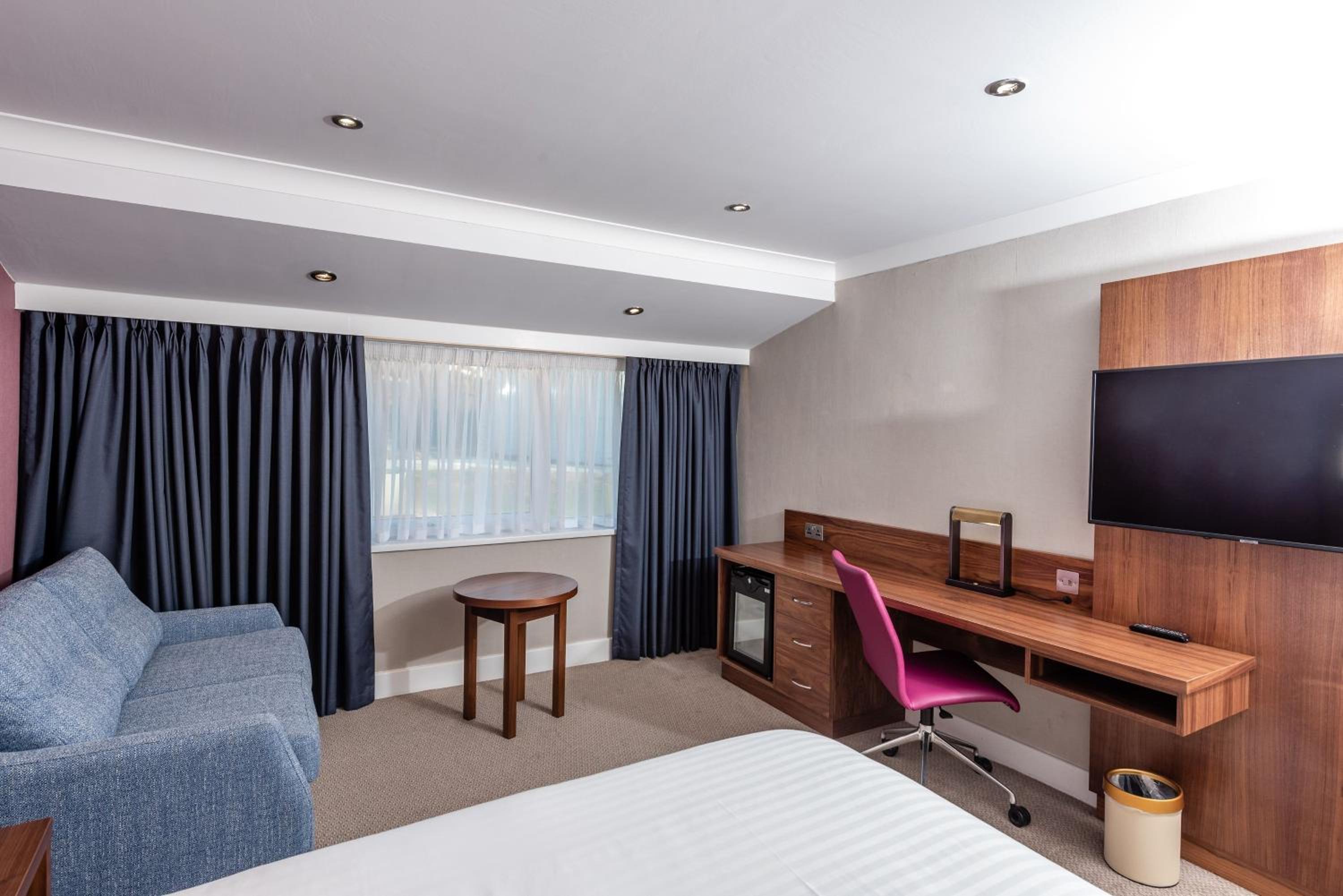 Standard King Room - Photo 2