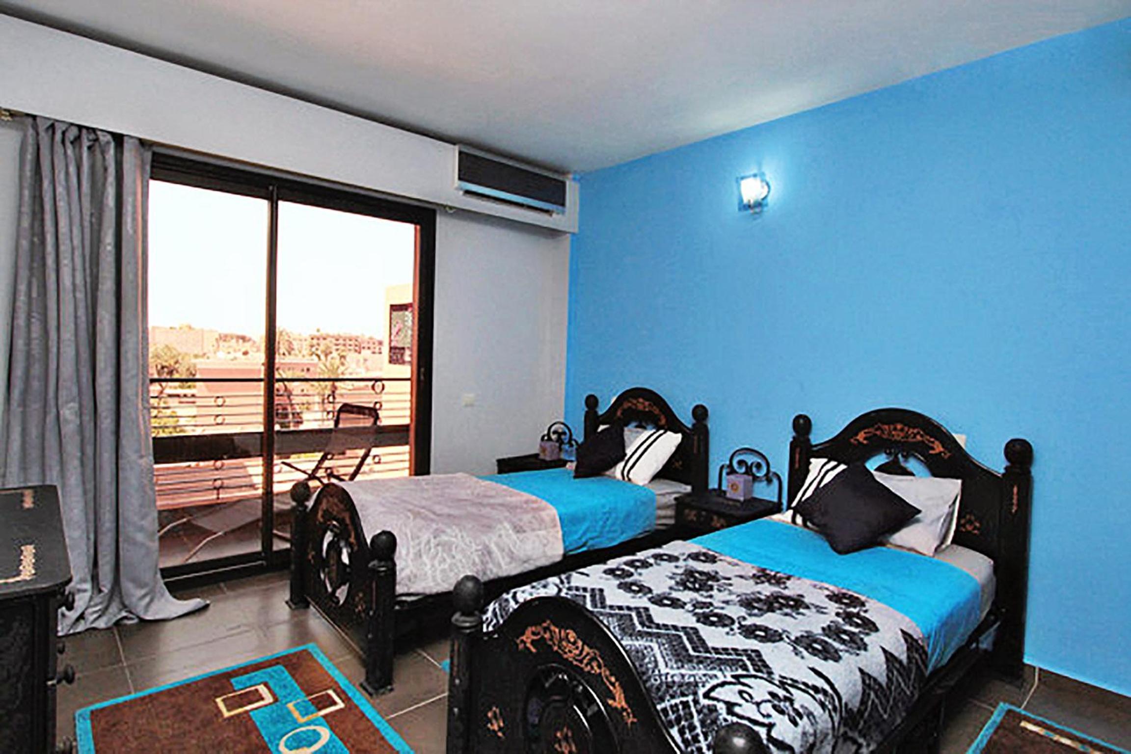 Two-Bedroom Apartment with Balcony - Photo 2