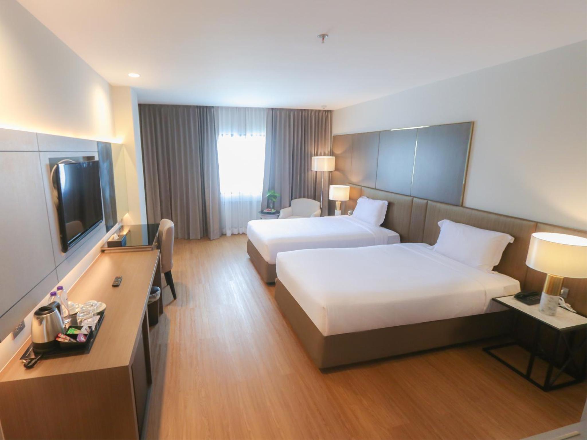 Deluxe River View Room - Photo 1
