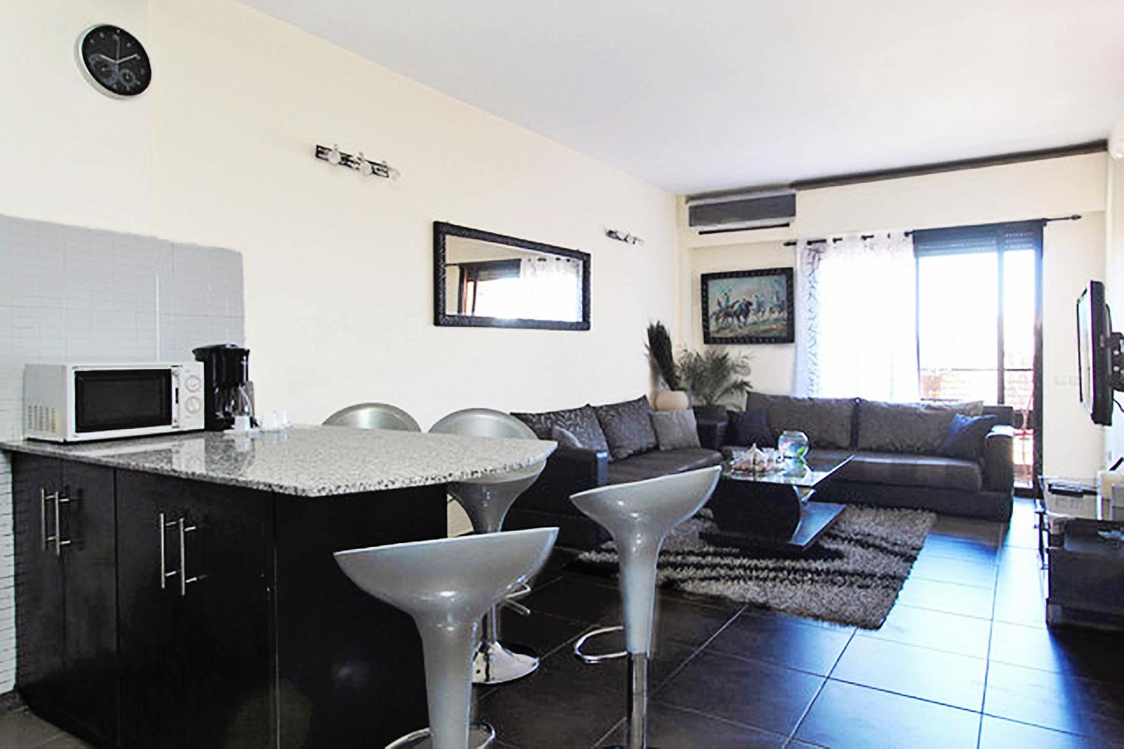 Two-Bedroom Apartment with Balcony - Photo 17