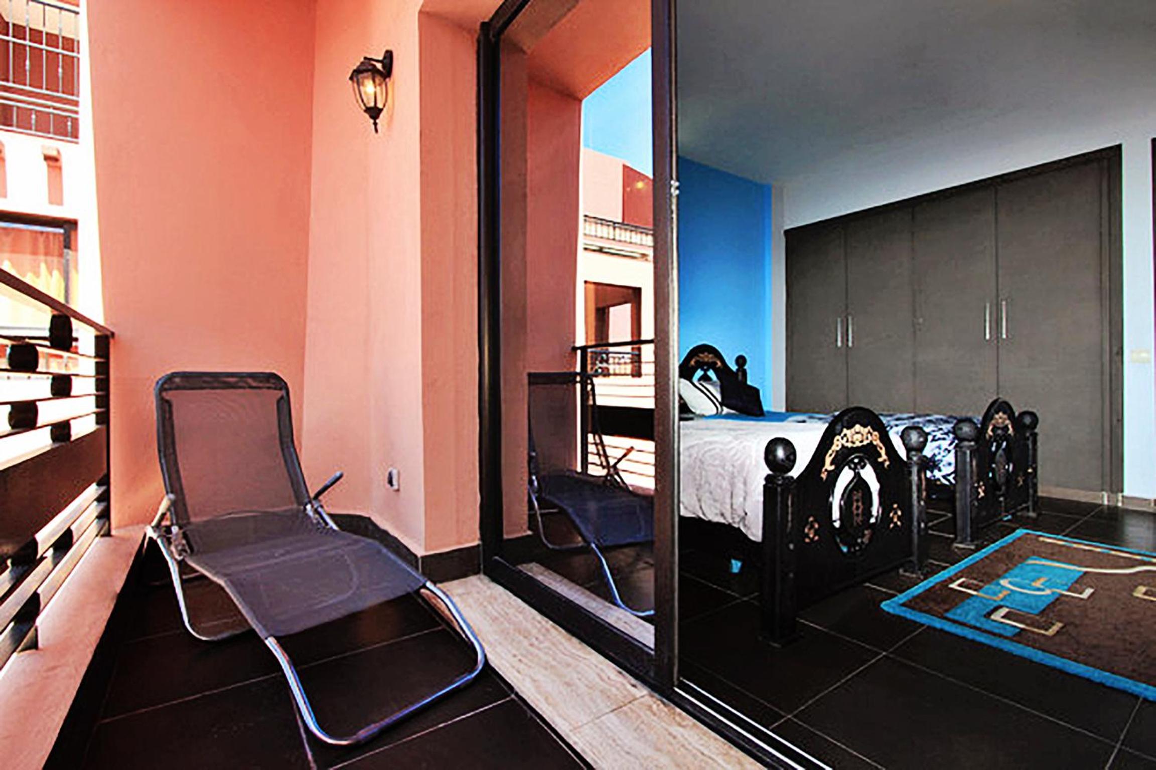 Two-Bedroom Apartment with Balcony - Photo 7