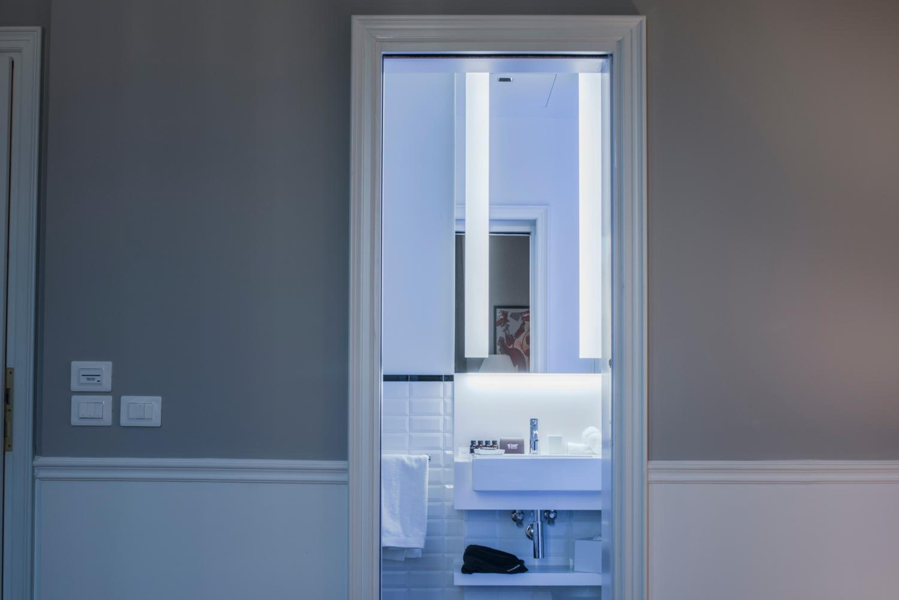 Superior Double with Spa Access - Photo 2