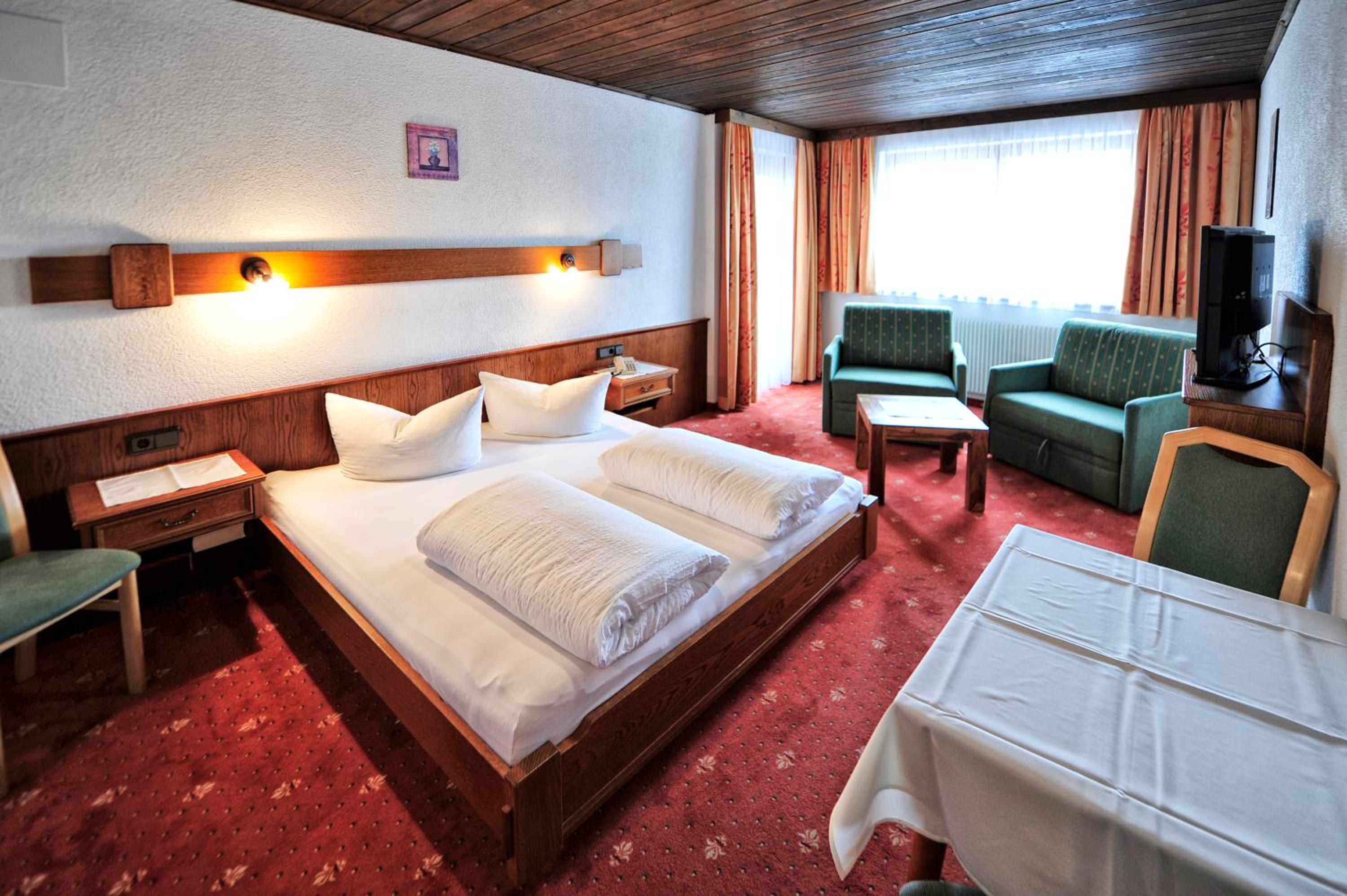 Quadruple Room with Balcony photo 1