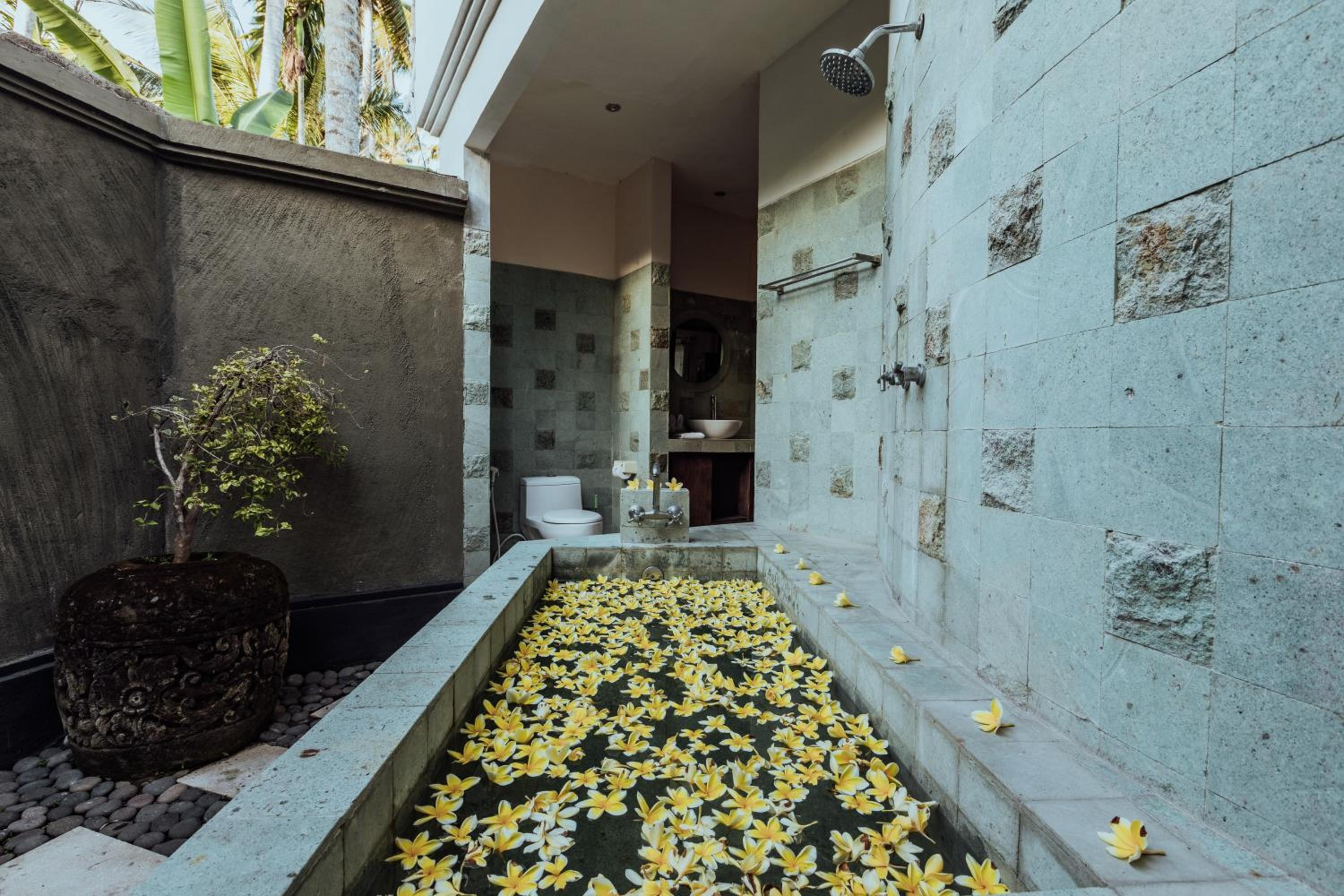 Double Room with Pool View or Garden View - Photo 19