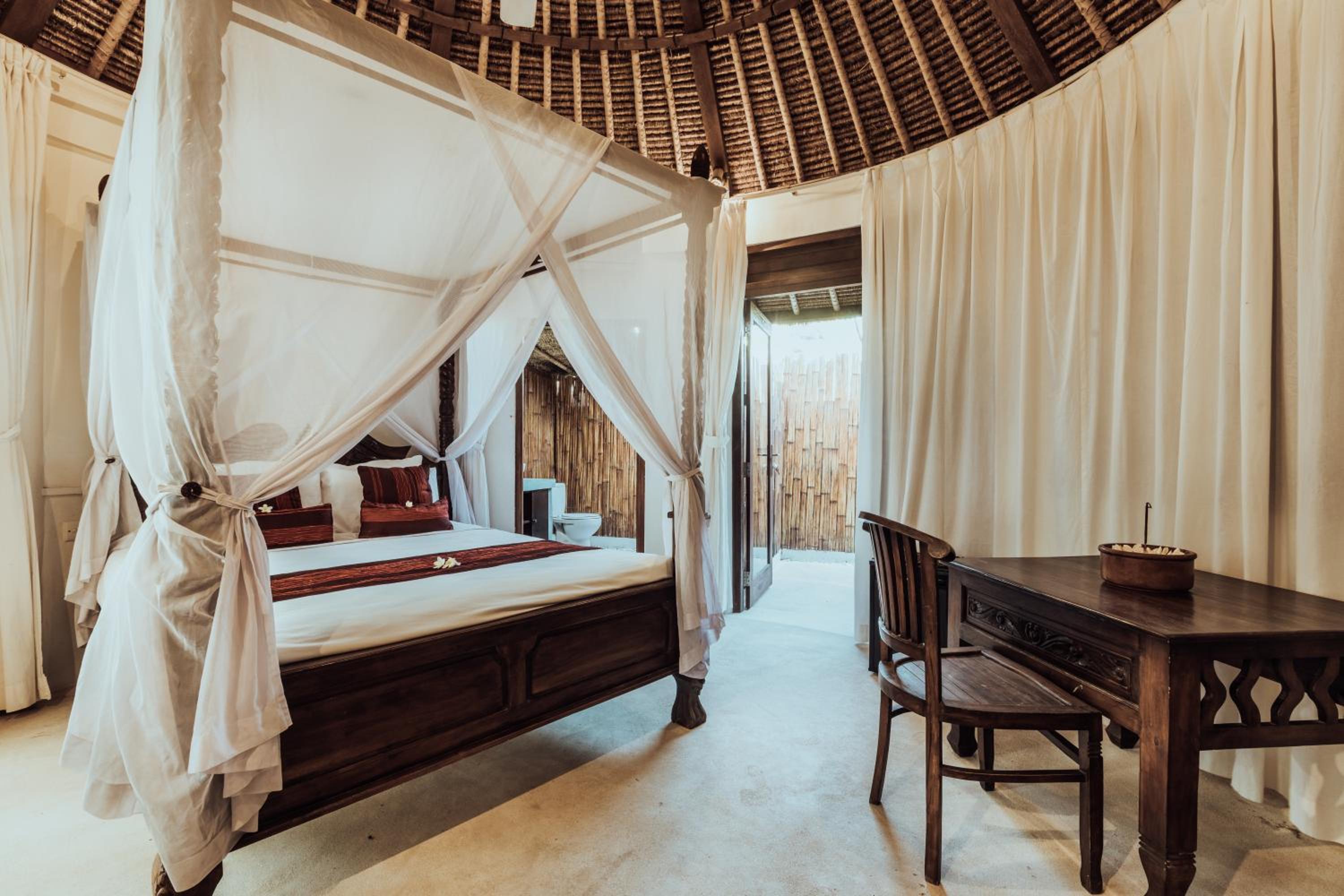 Double Room with Balcony and Pool View or Garden View - Photo 16