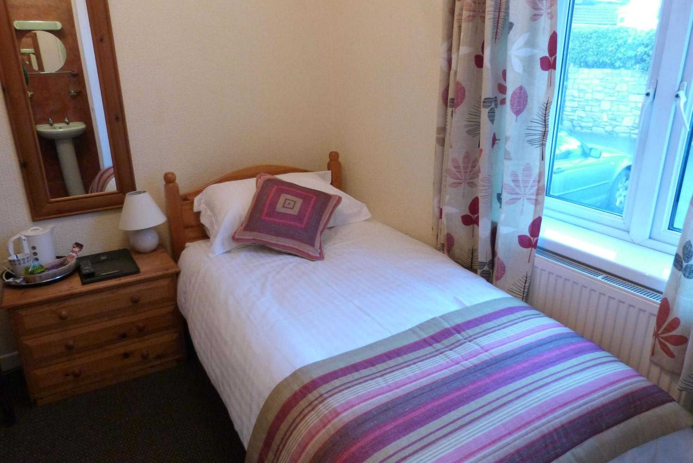 Single Room photo 3
