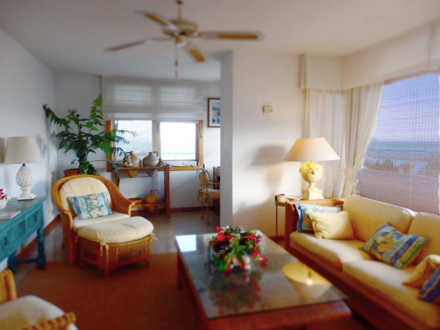 Apartamento de Dos Dormitorios con Vista al Mar (4 Adultos) C