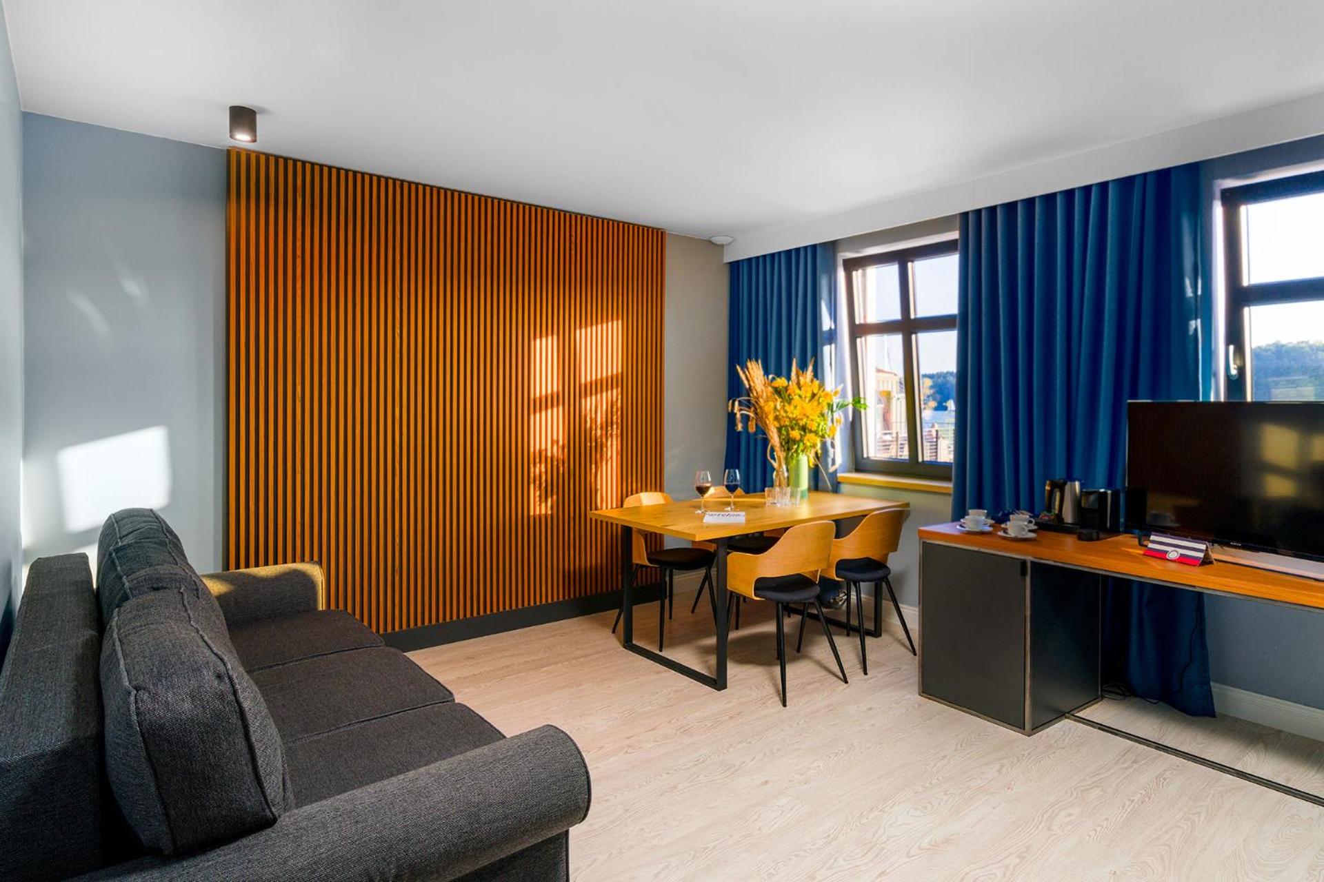 Apartment with Lake View photo 2