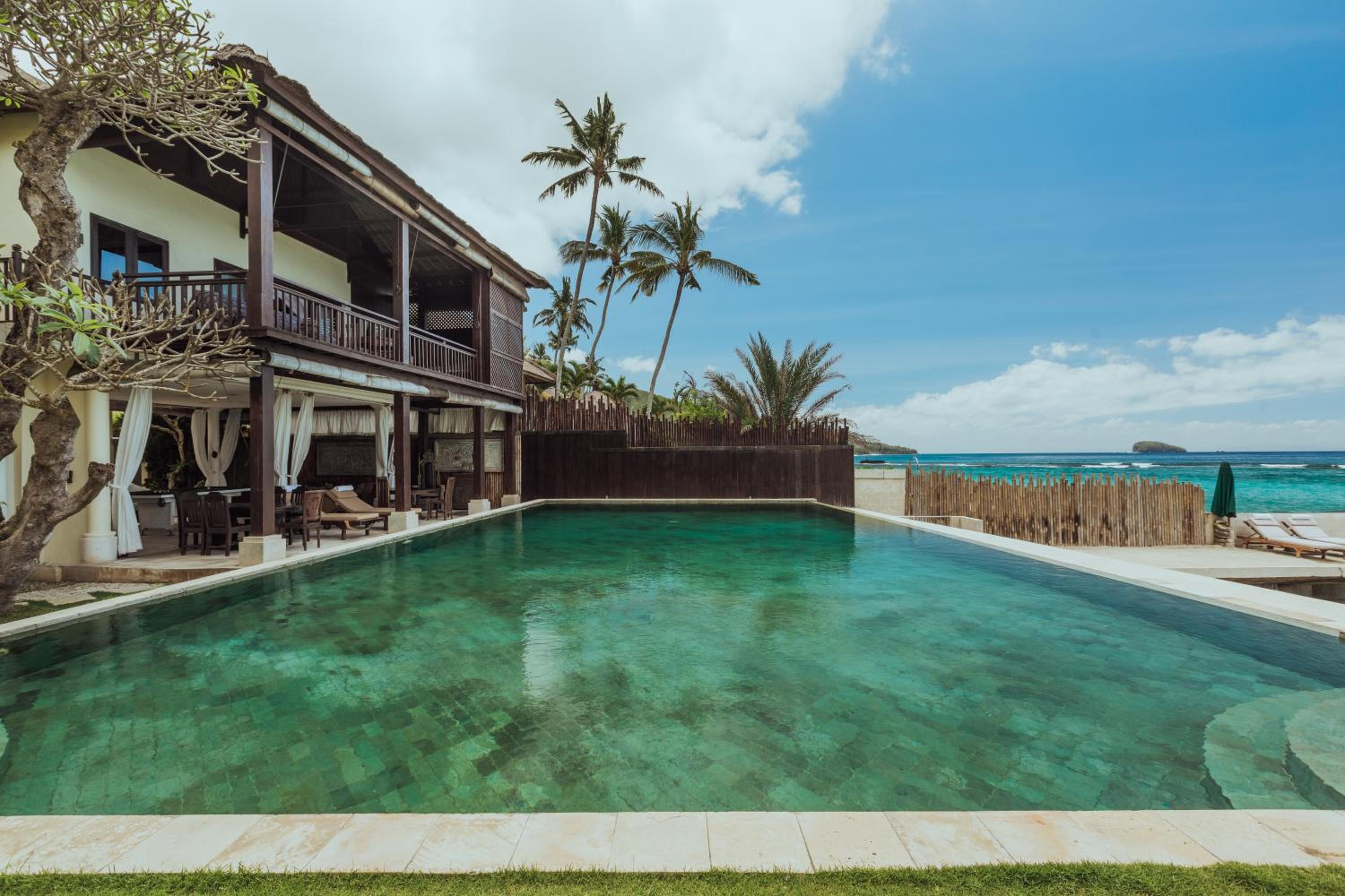Superior Room with Front Ocean View - Photo 12