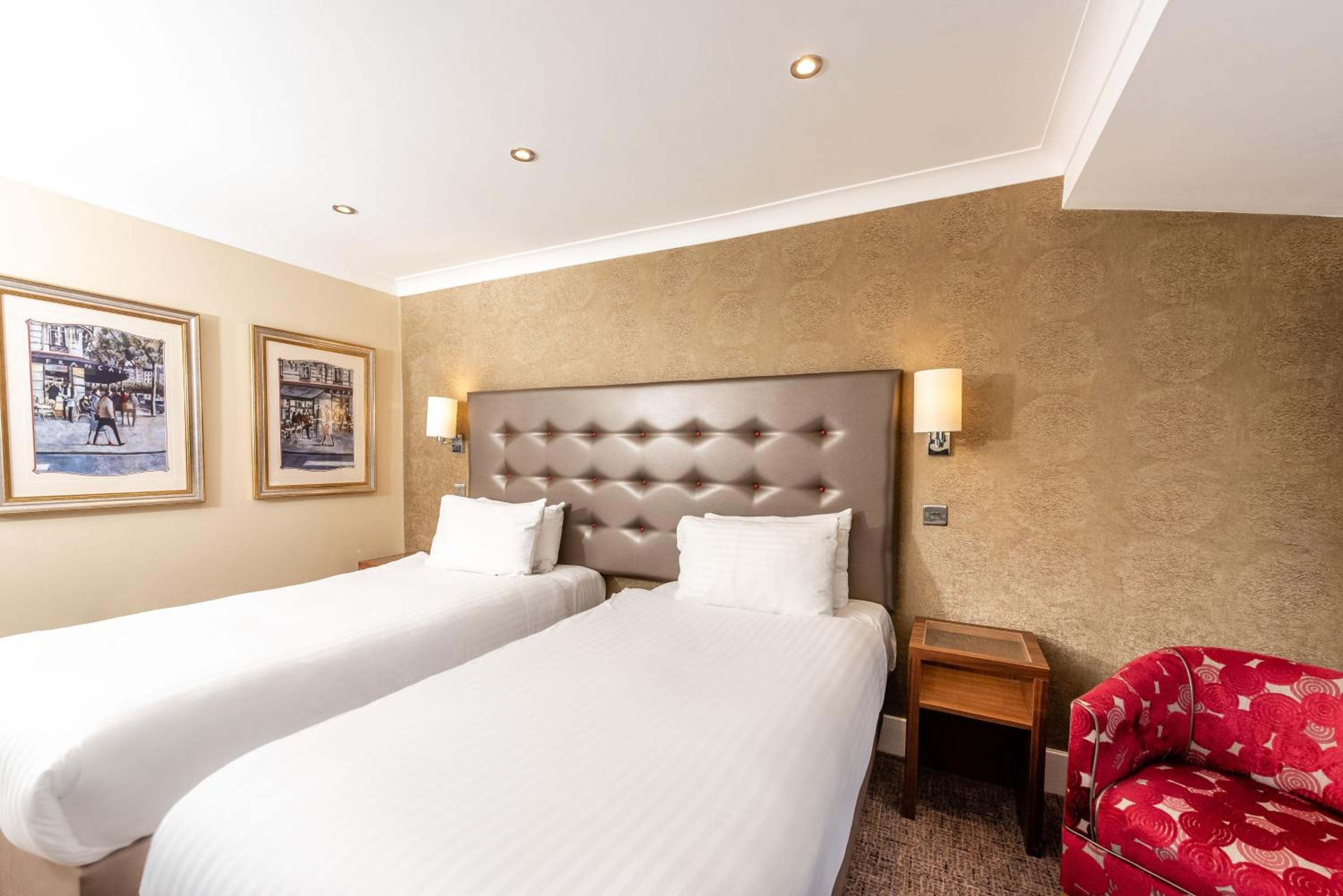 Standard Queen Room - Photo 2