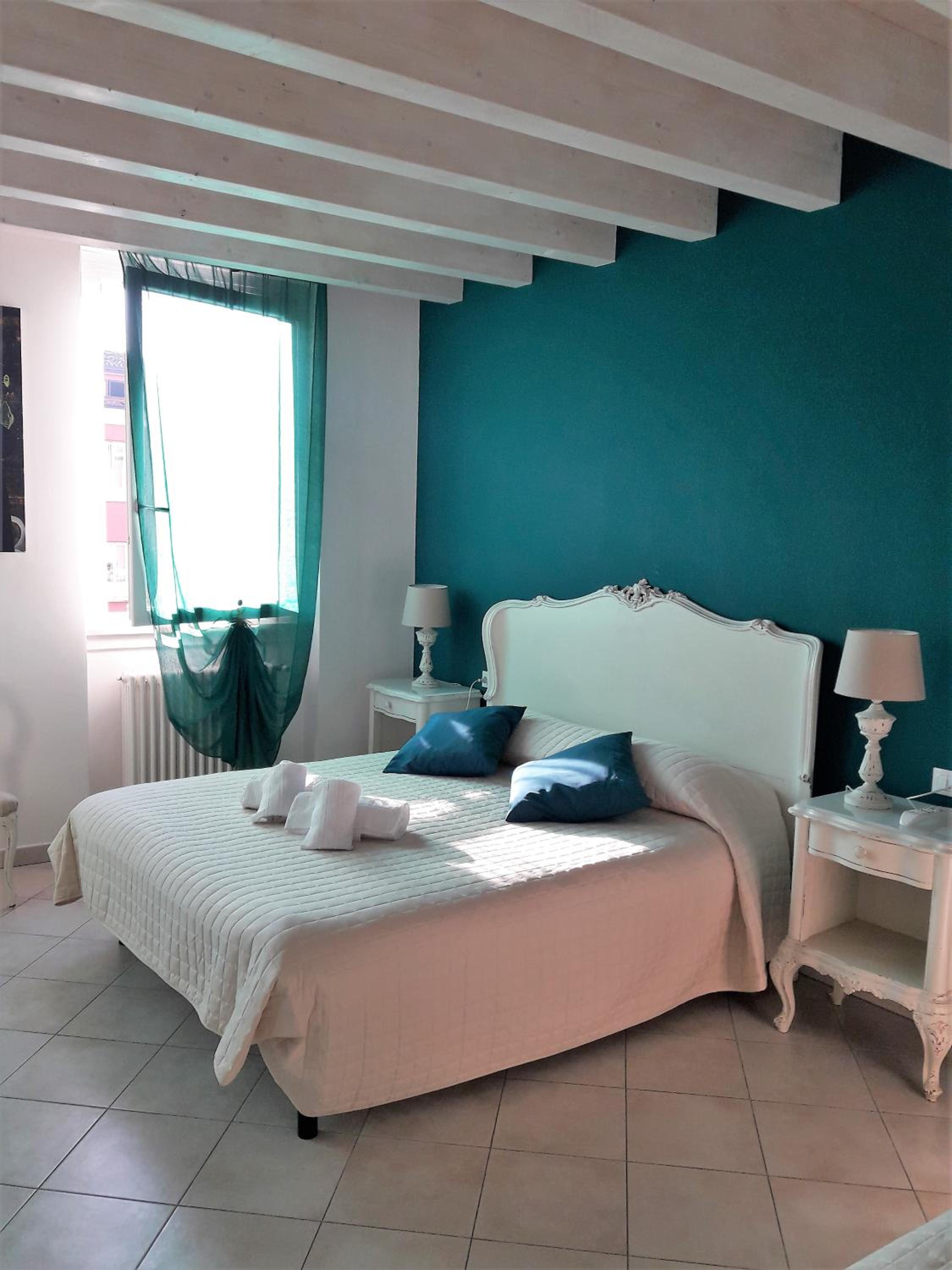 Deluxe Quadruple Room with Lake View photo 1