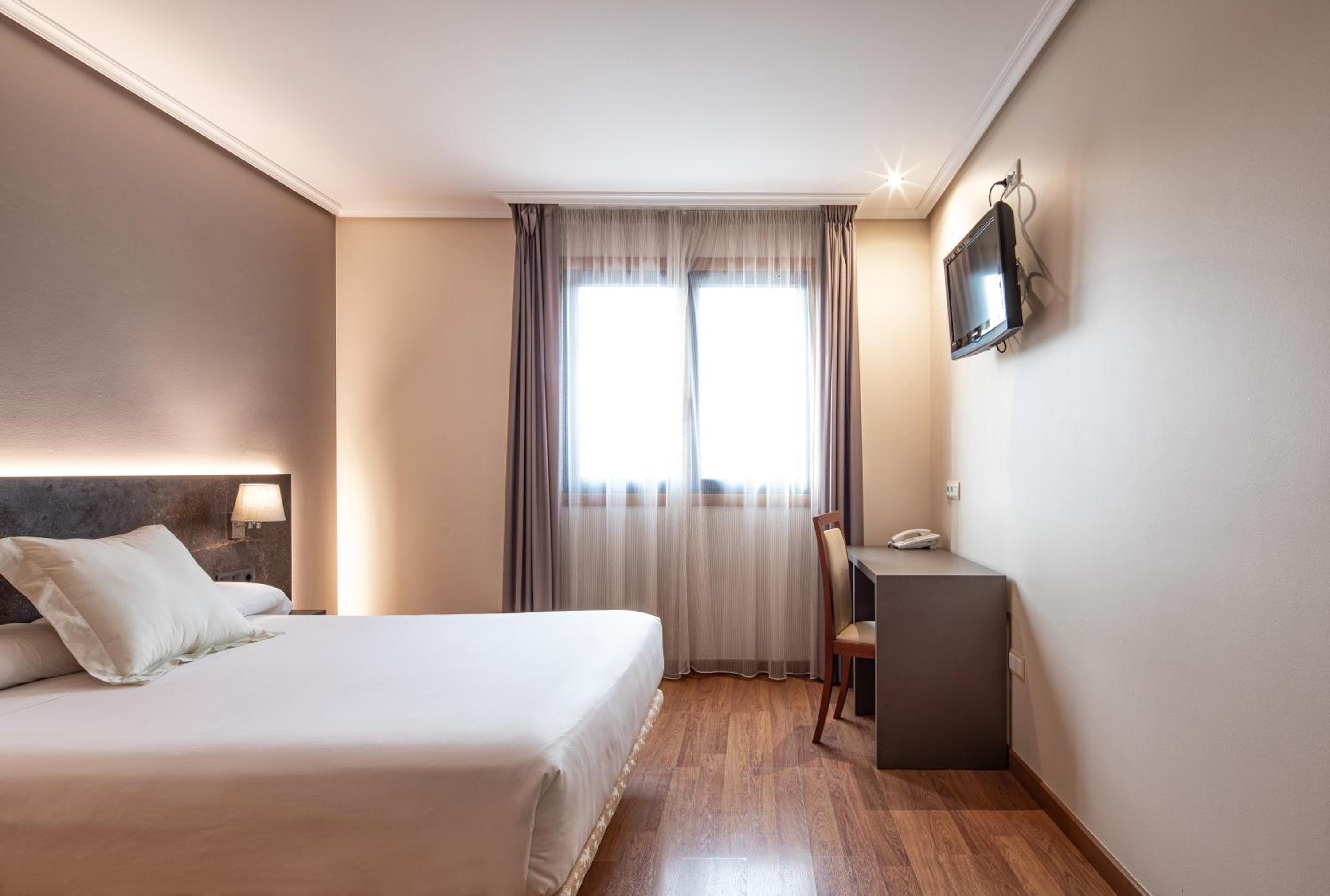 Standard Double Room - Photo 1