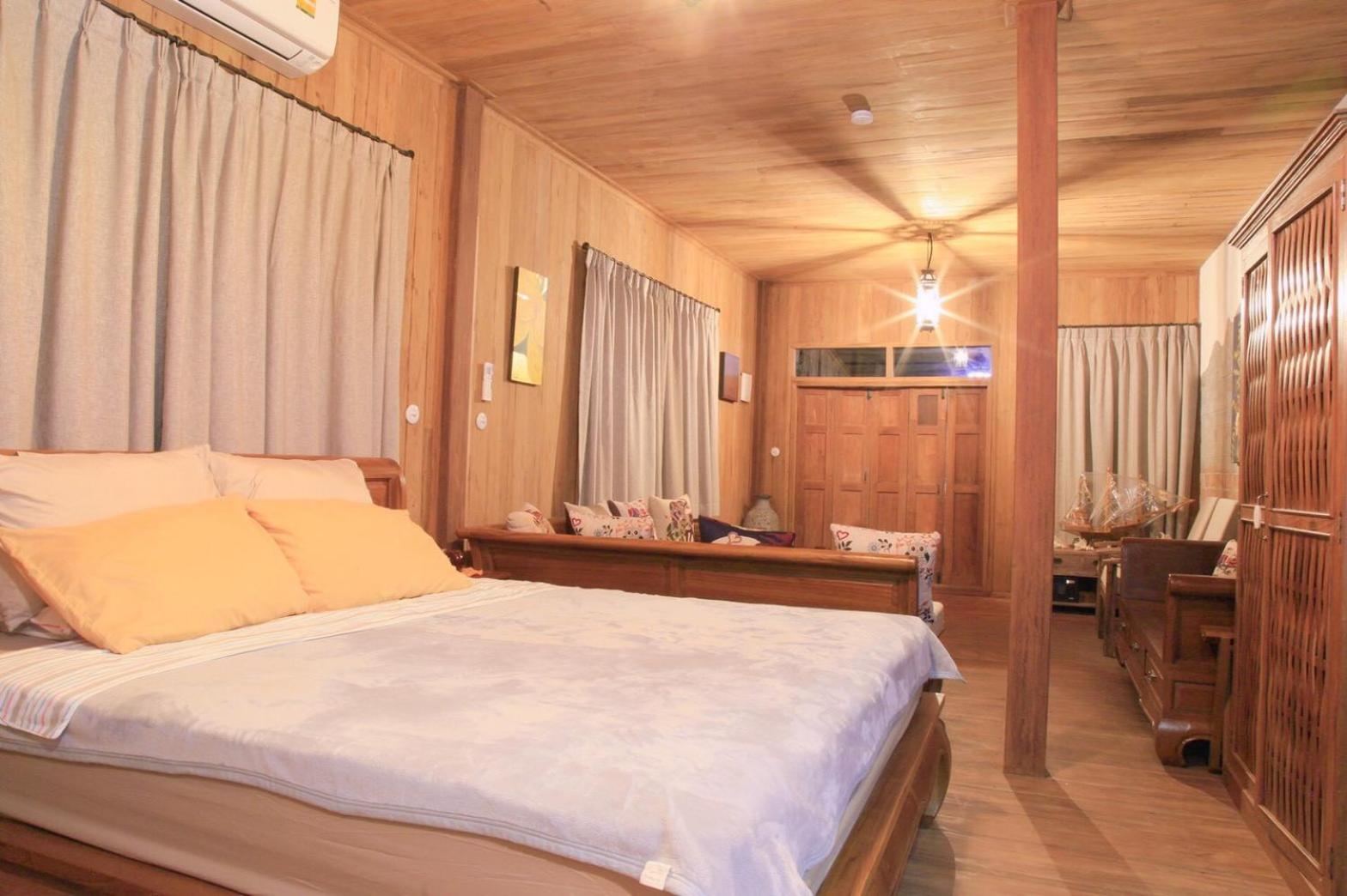 Deluxe King Suite
