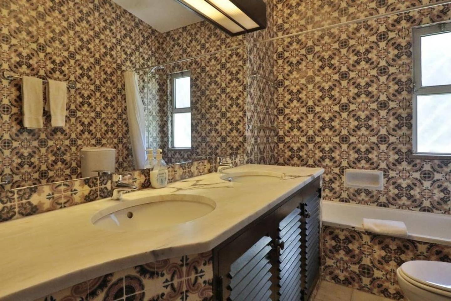 Three-Bedroom Villa photo 2