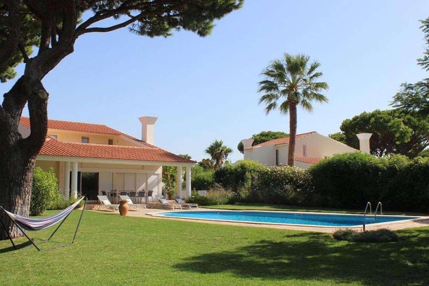 Villa photo 3