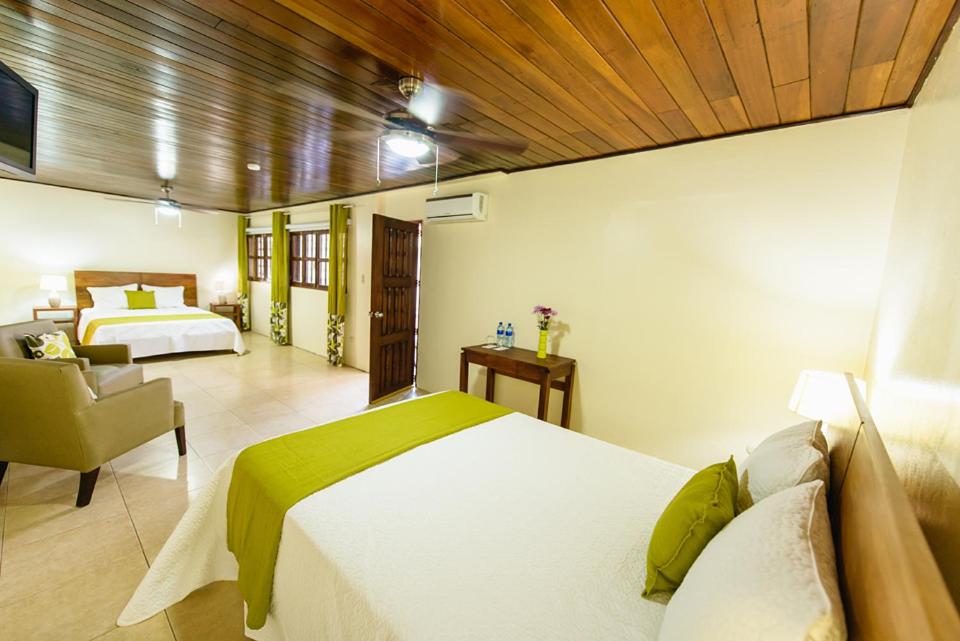 Quadruple Room photo 2