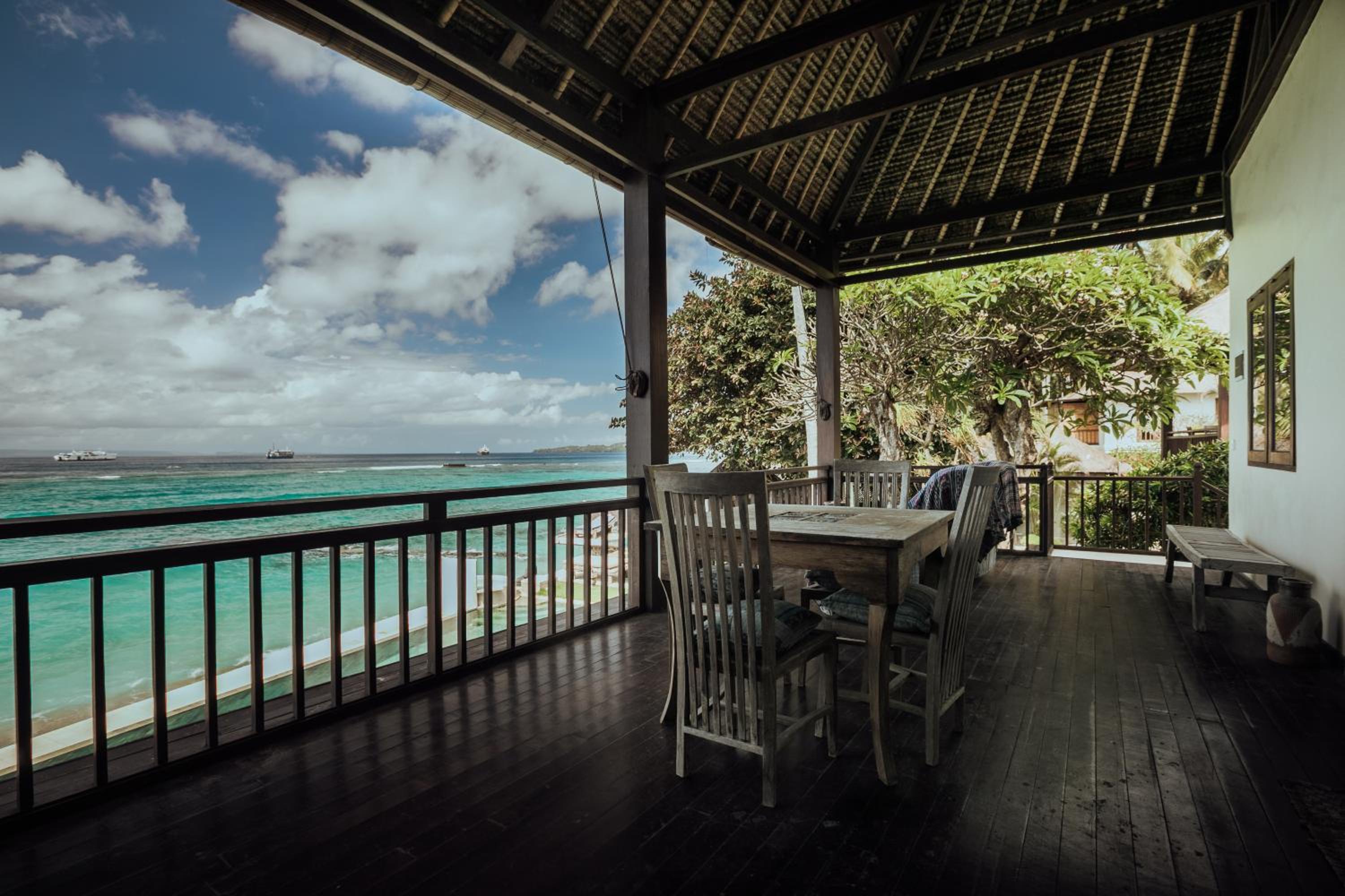 Superior Room with Front Ocean View - Photo 14