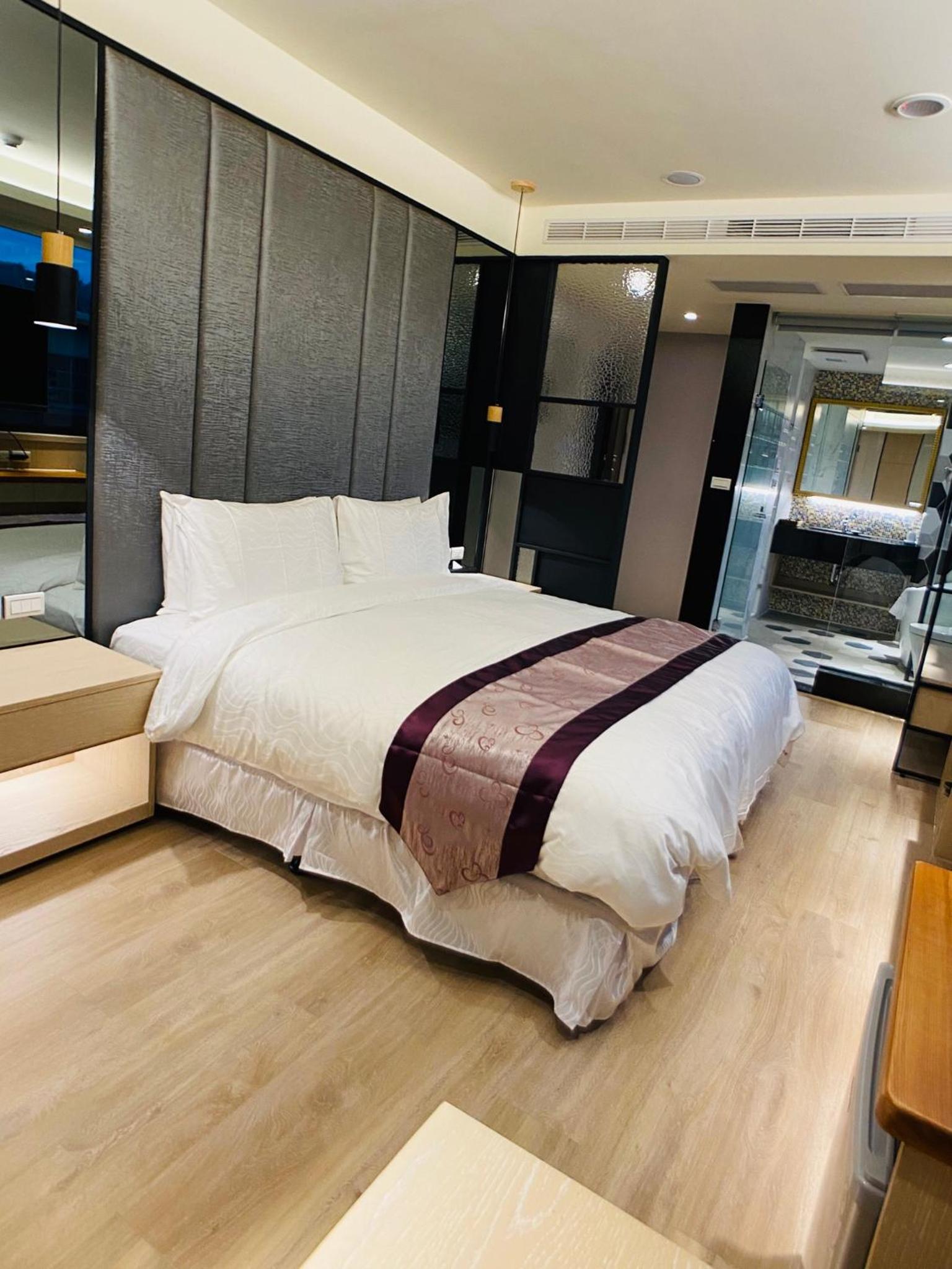 Deluxe Double Room photo 3