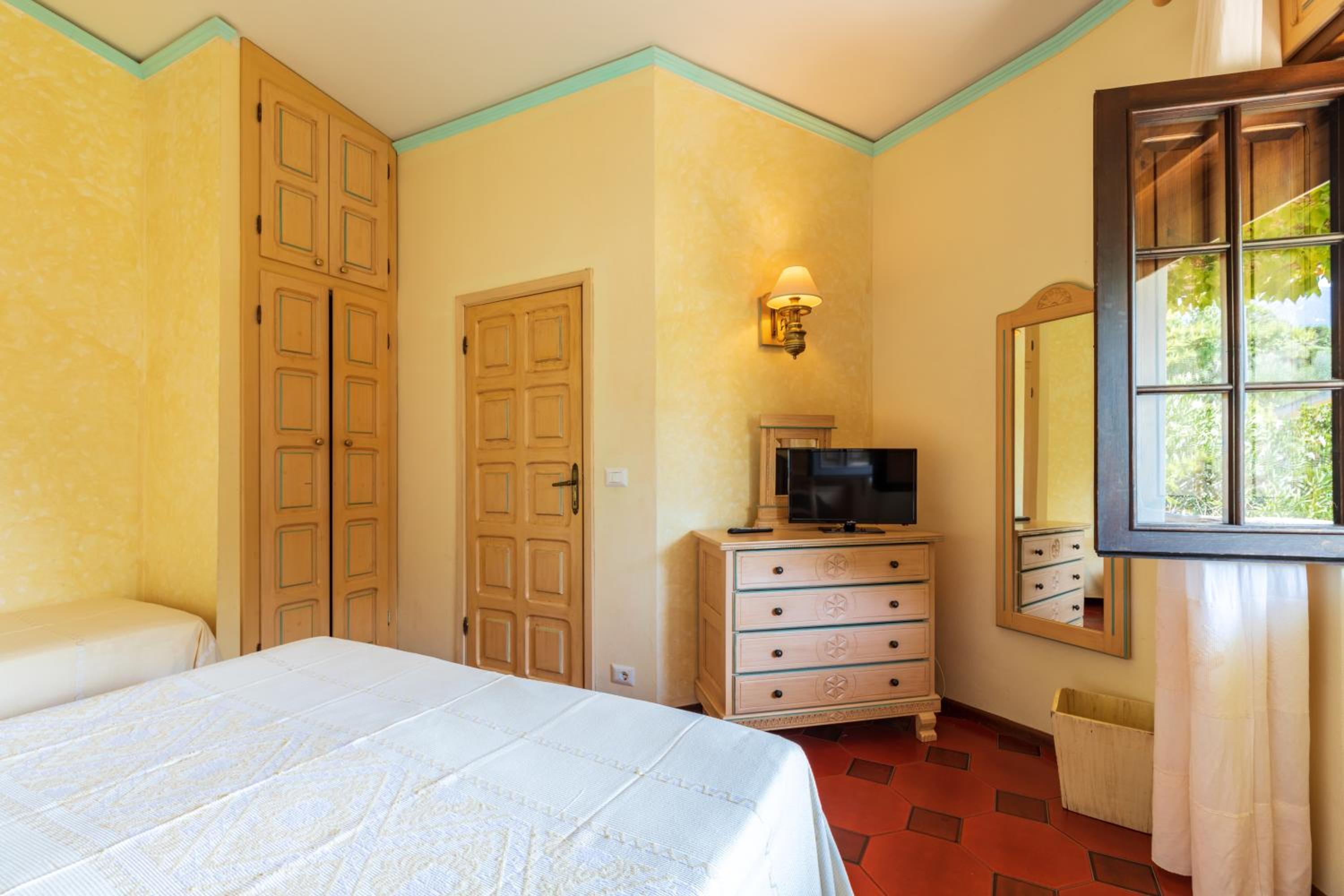 Triple Room - Photo 2