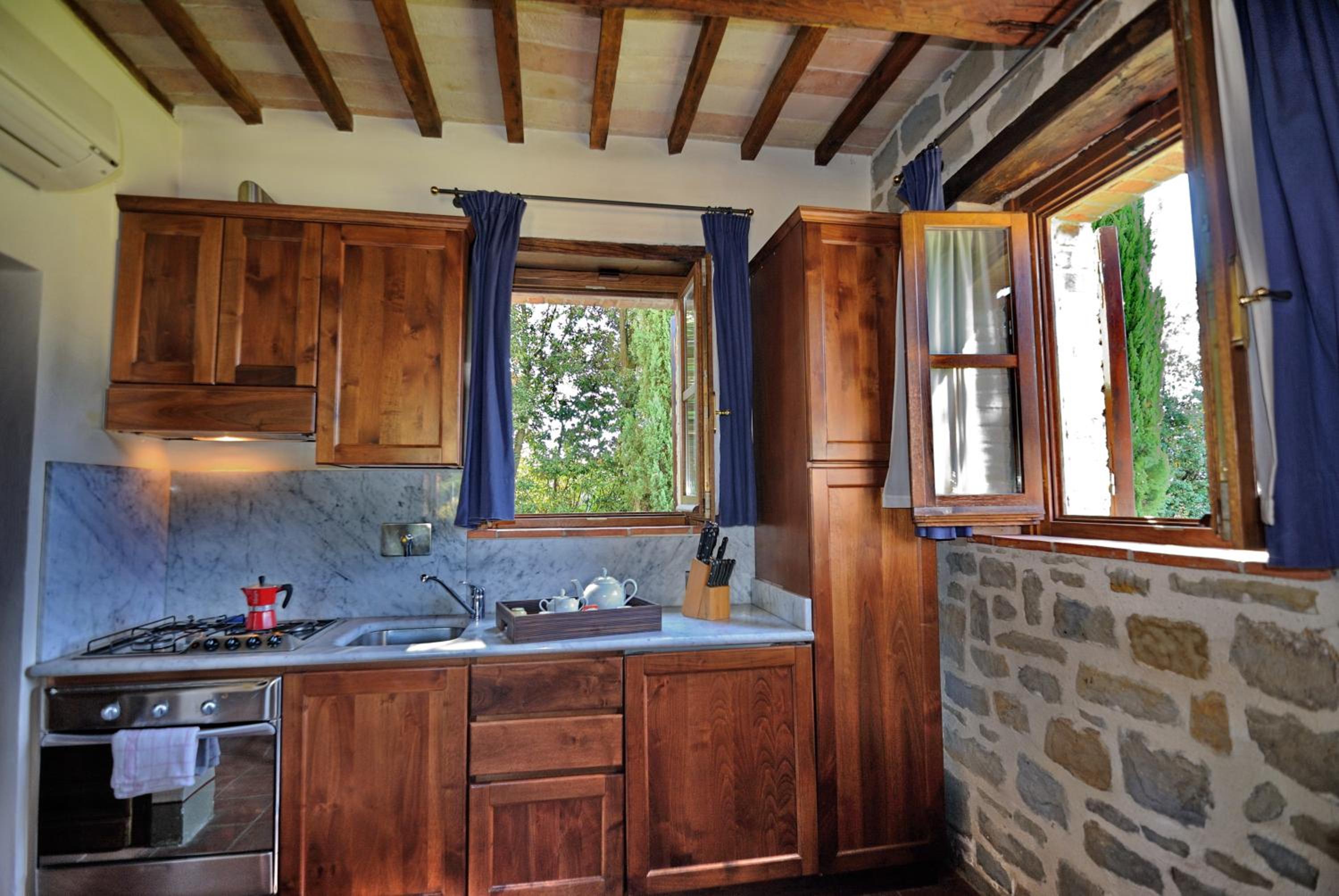 Two-Bedroom House - Photo 3
