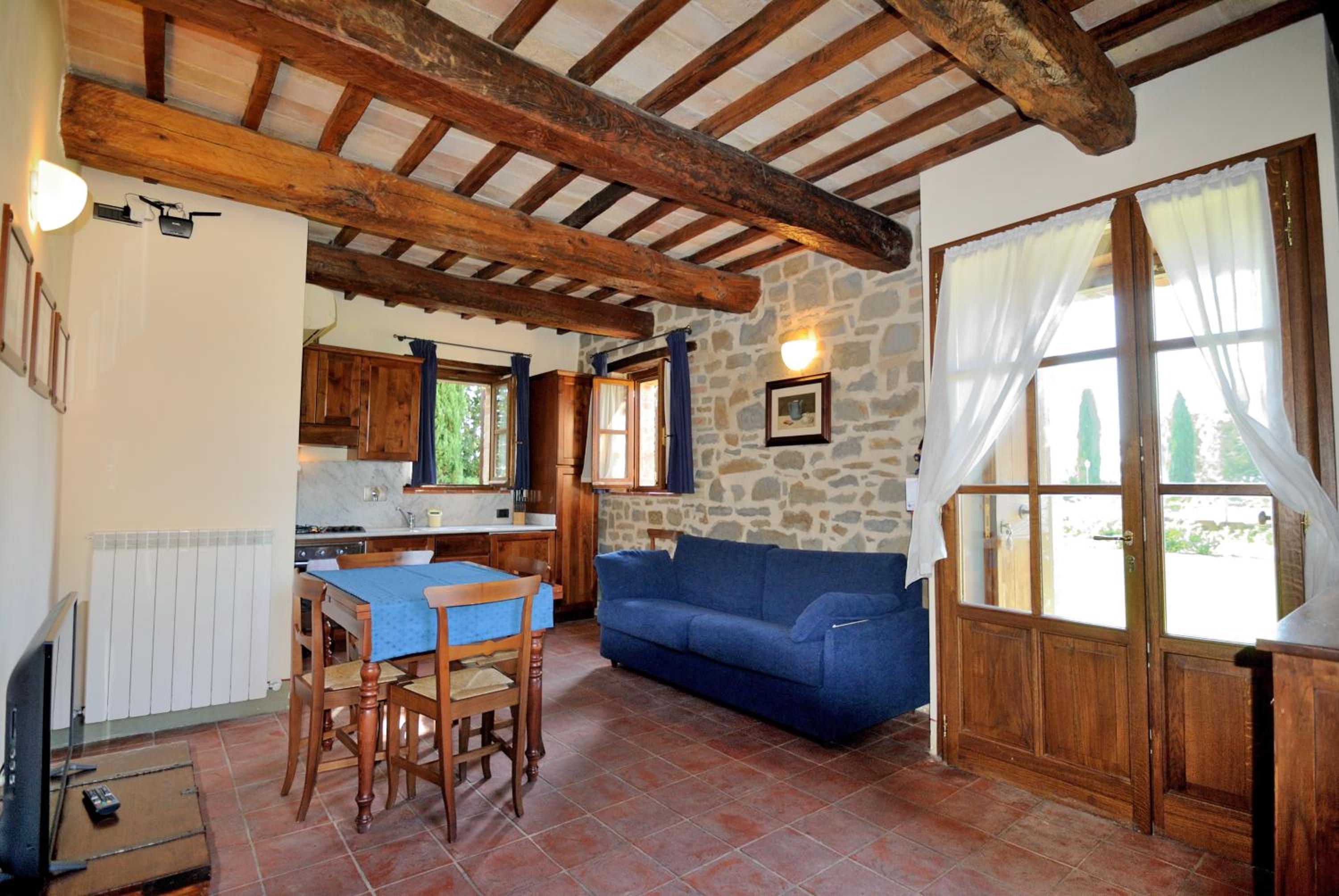 Two-Bedroom House - Photo 10