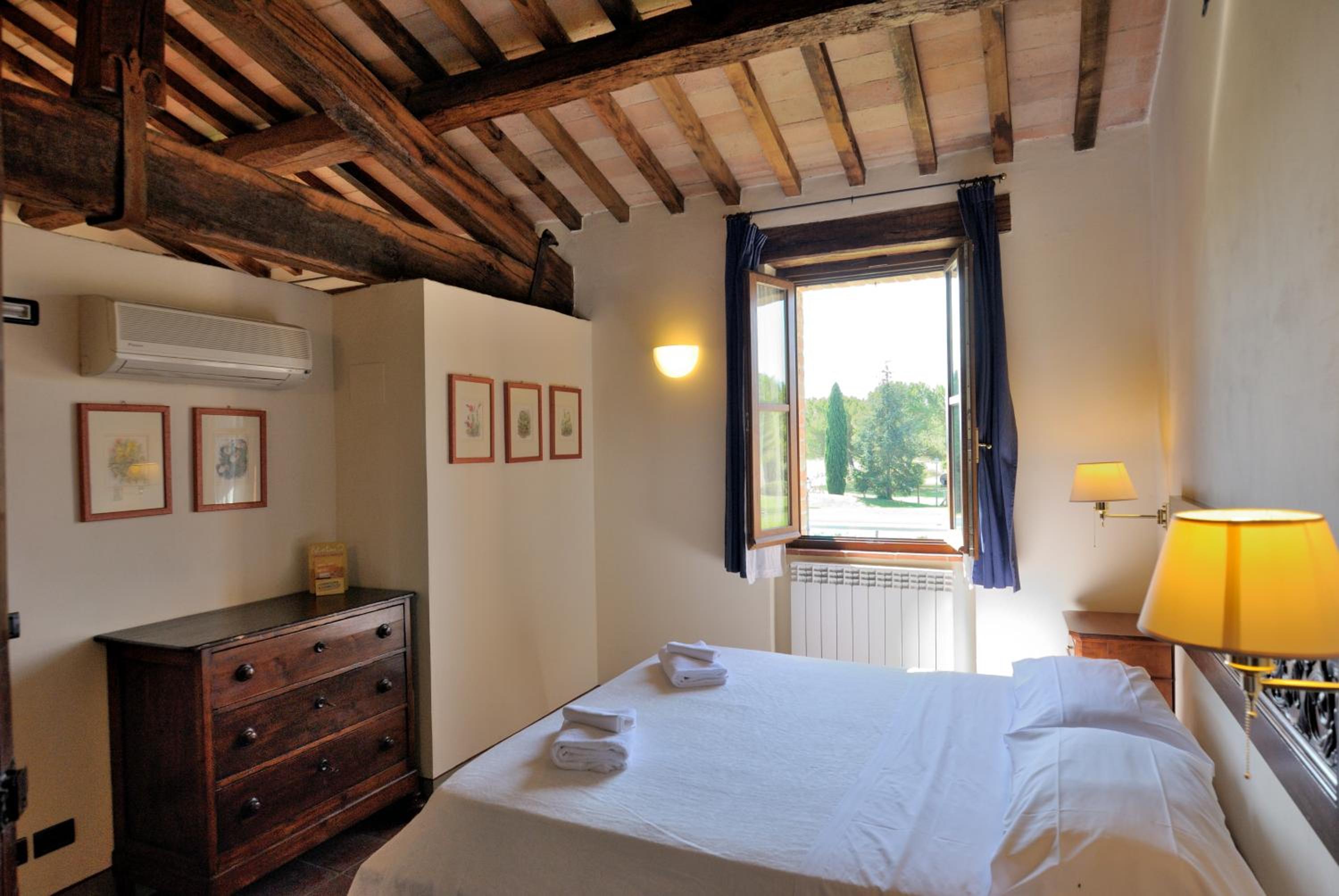 Two-Bedroom House - Photo 7