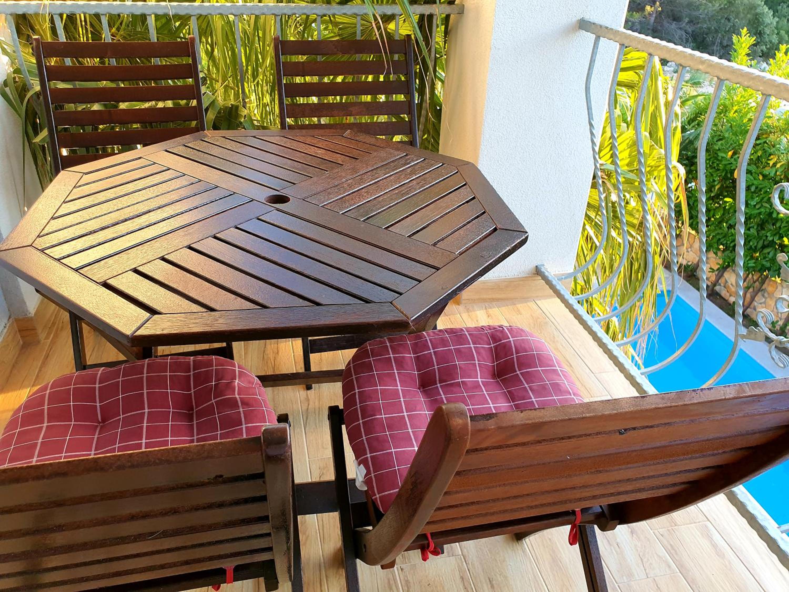 Deluxe Room with Balcony (4 star) - Annex Building photo 3