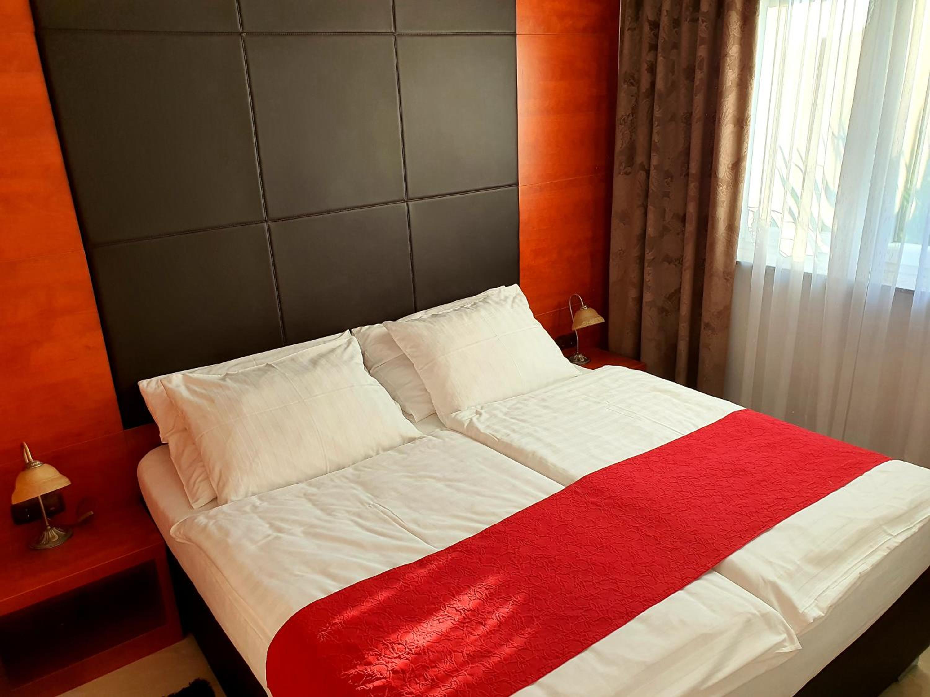 Luxury Family Apartment with Balcony (4 star) - Annex Building