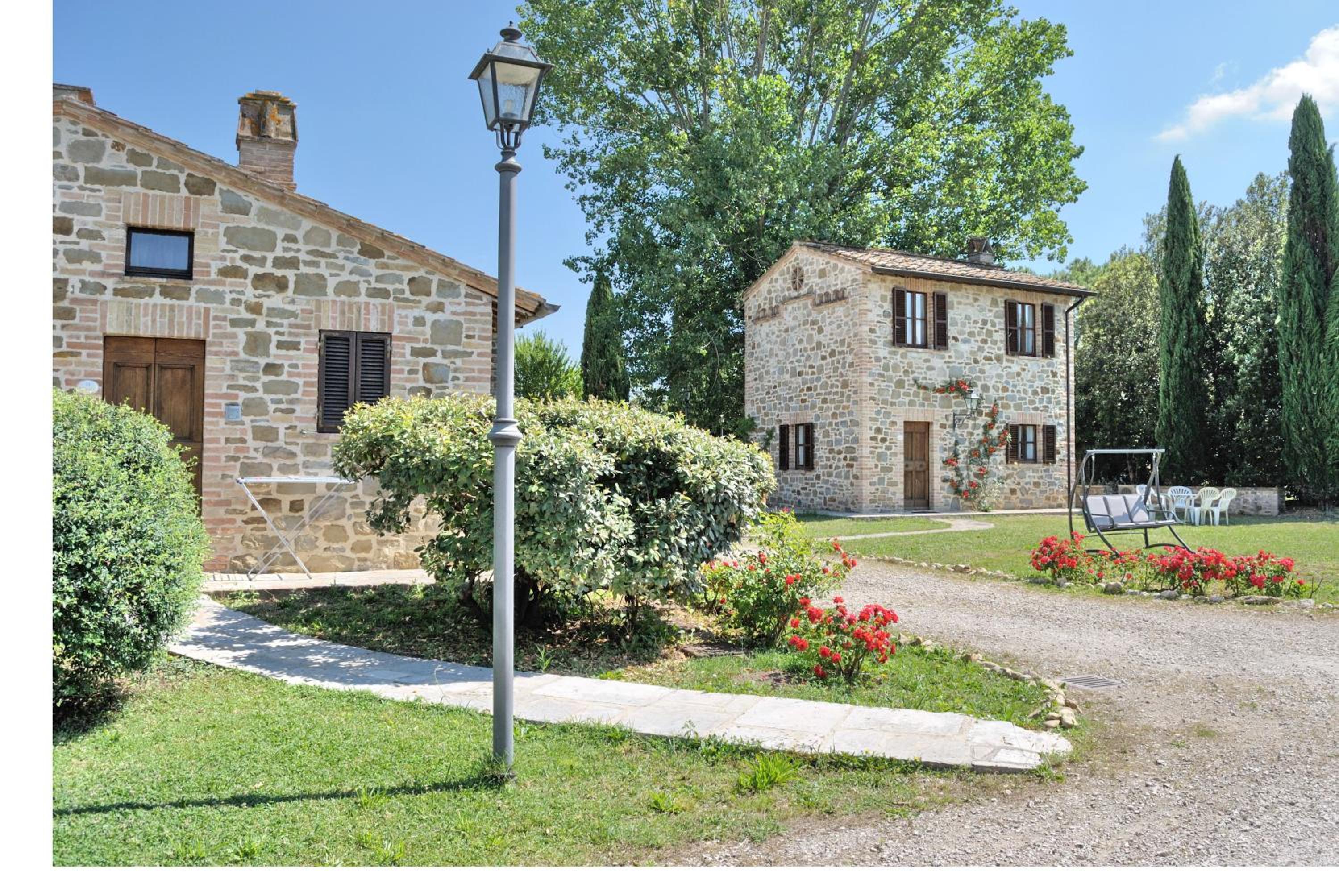 Two-Bedroom House - Photo 19