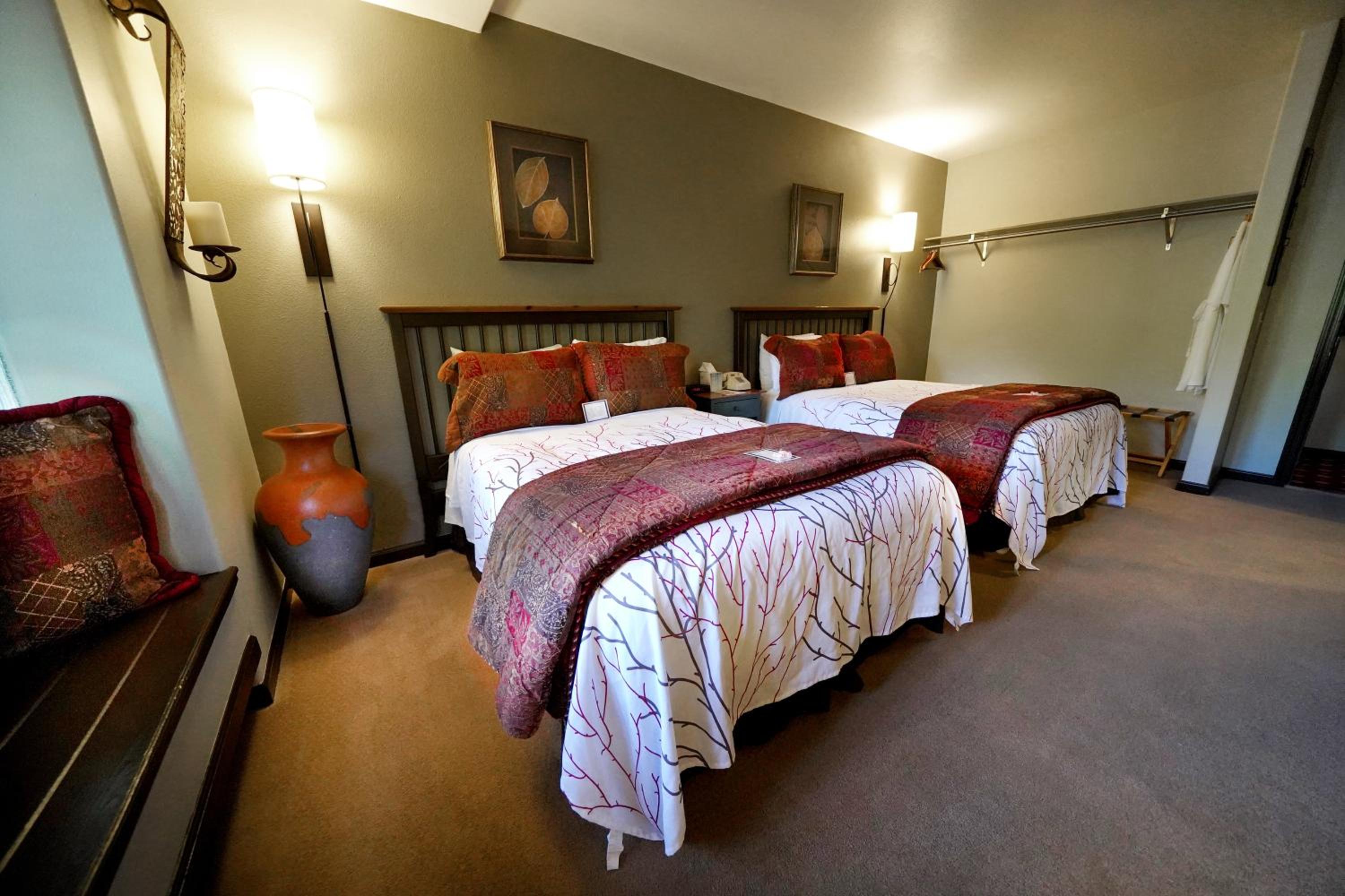 Double Room with Two Double Beds photo 3