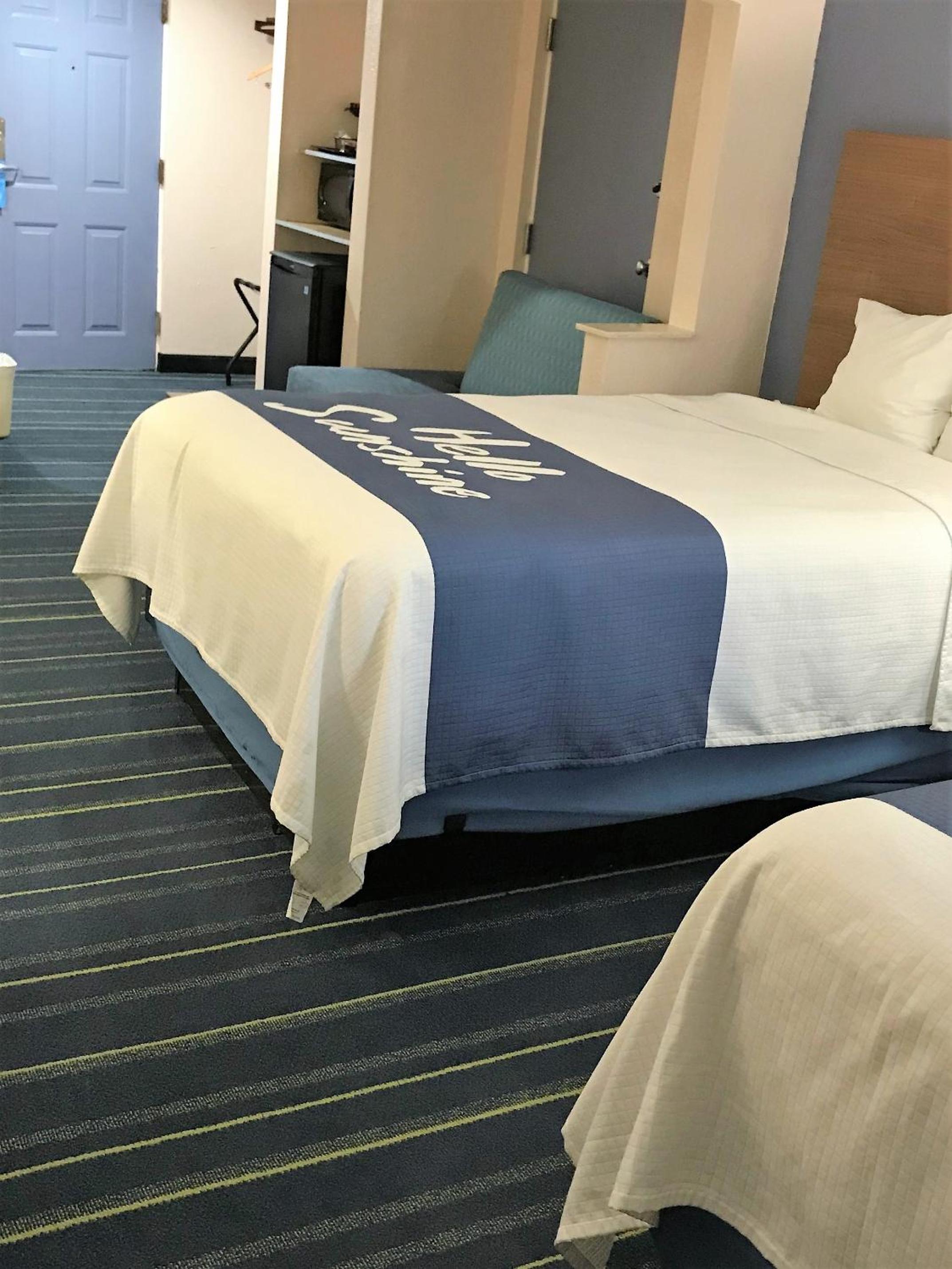 Double Room with Two Double Beds - Non-Smoking - Photo 5