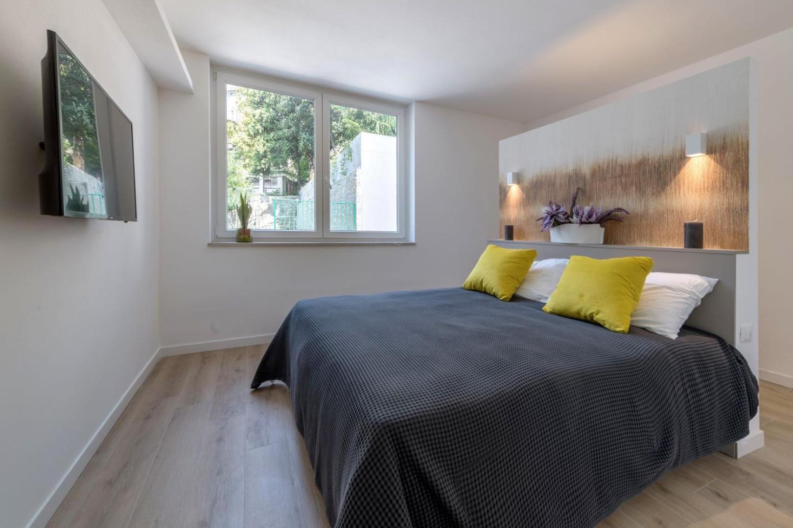 One-Bedroom Apartment with Garden - Photo 14