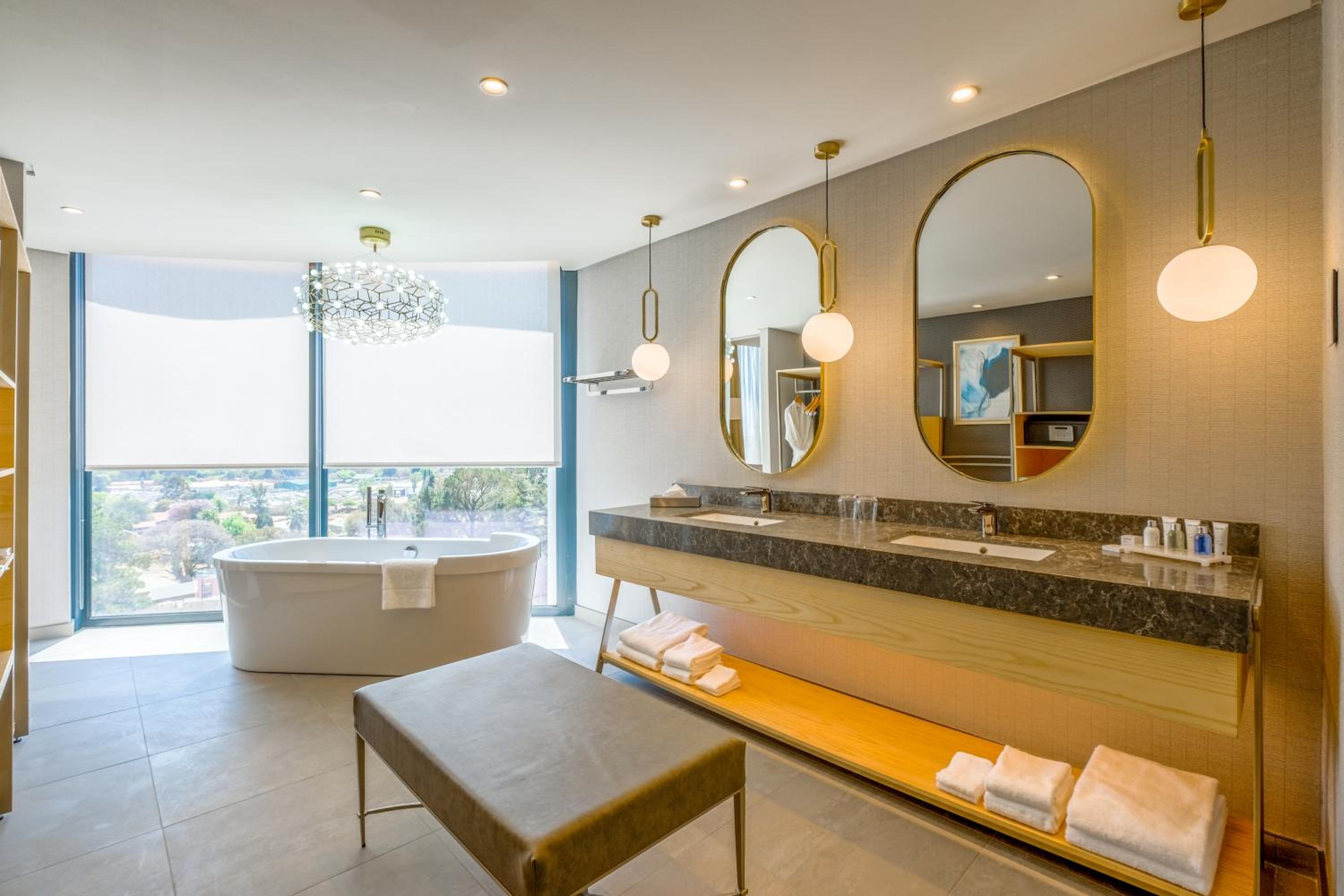 Presidential Suite thumbnail 6