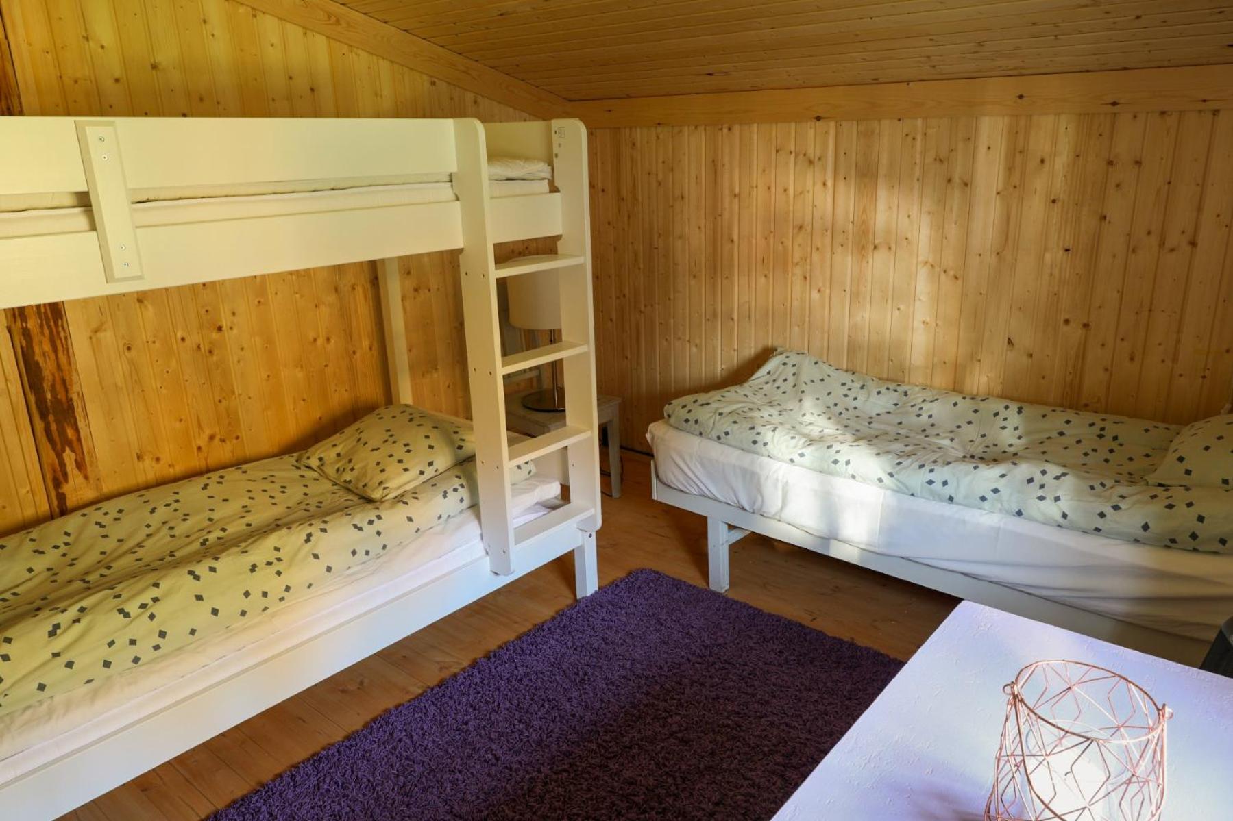 Basic Triple Room with Shared Bathroom photo 3