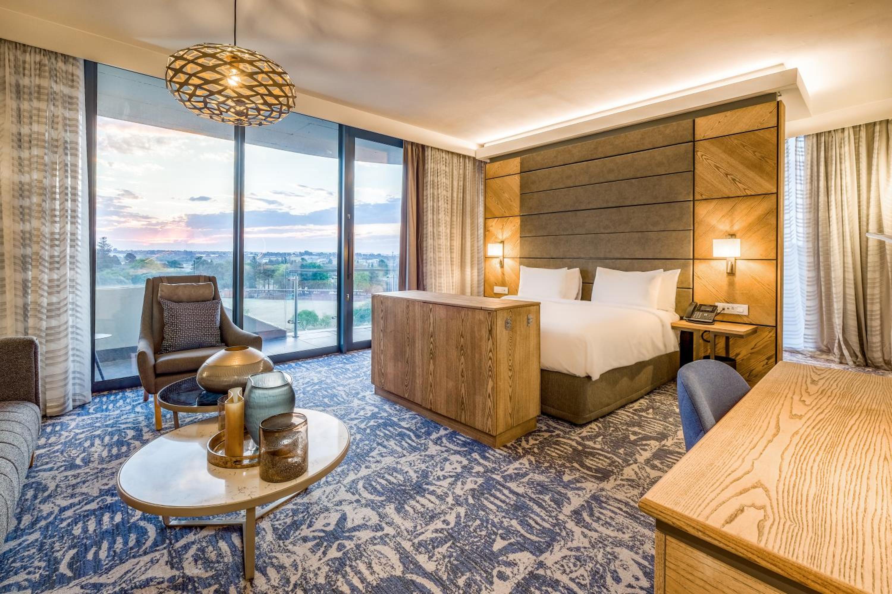 One-Bedroom Junior Suite with Balcony