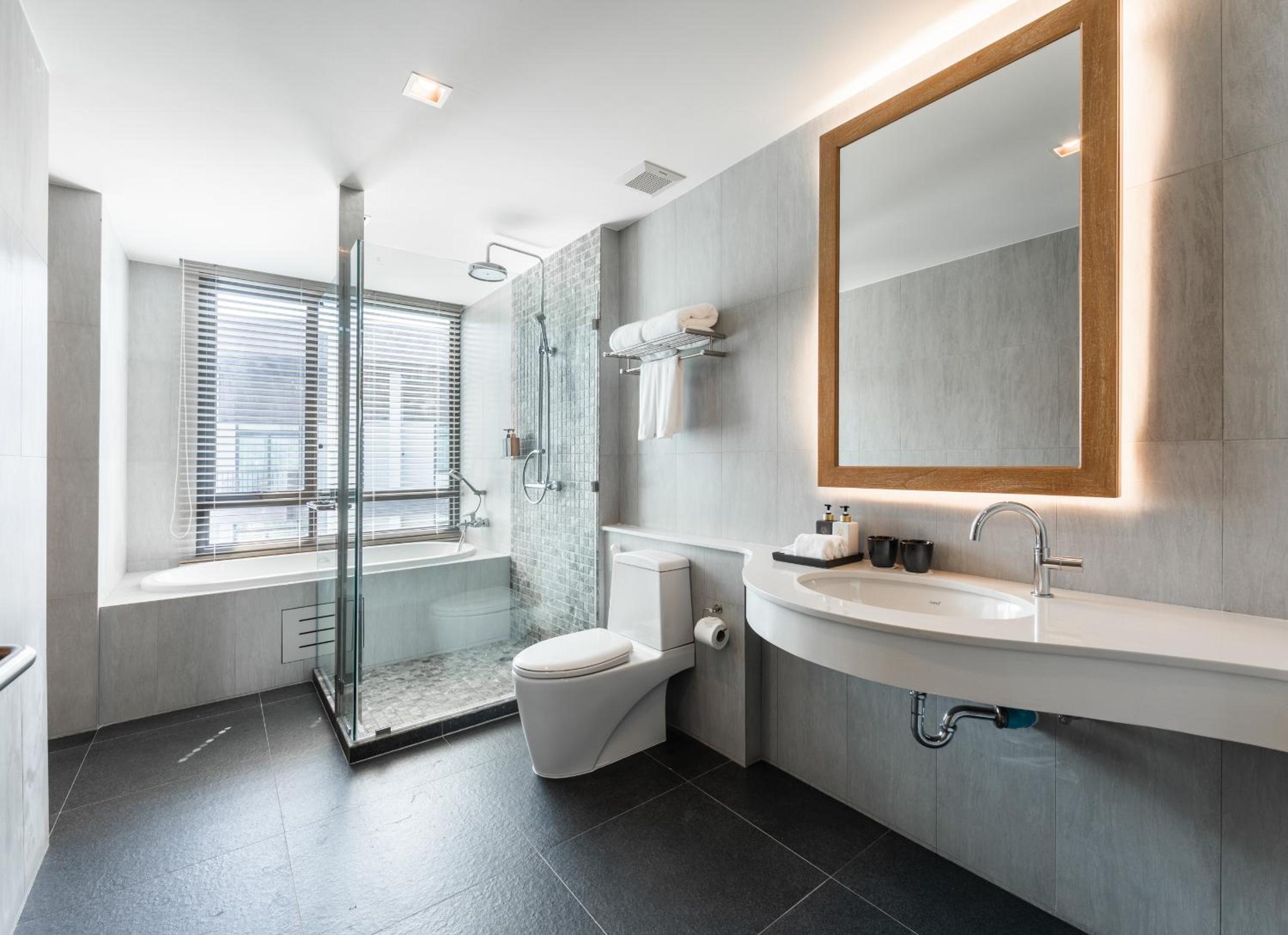 Two-Bedroom Suite with River View - Photo 8